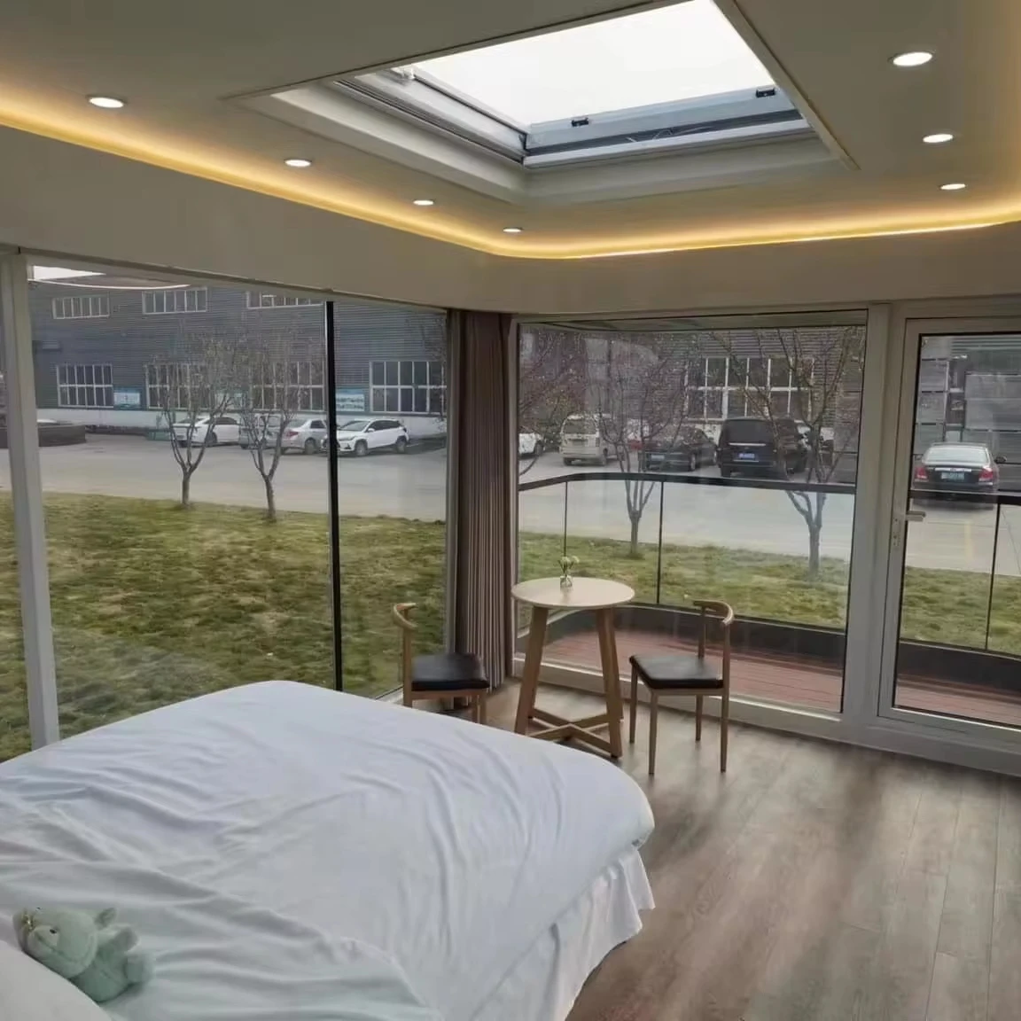 Two bedrooms and one living room movable space capsule in stock