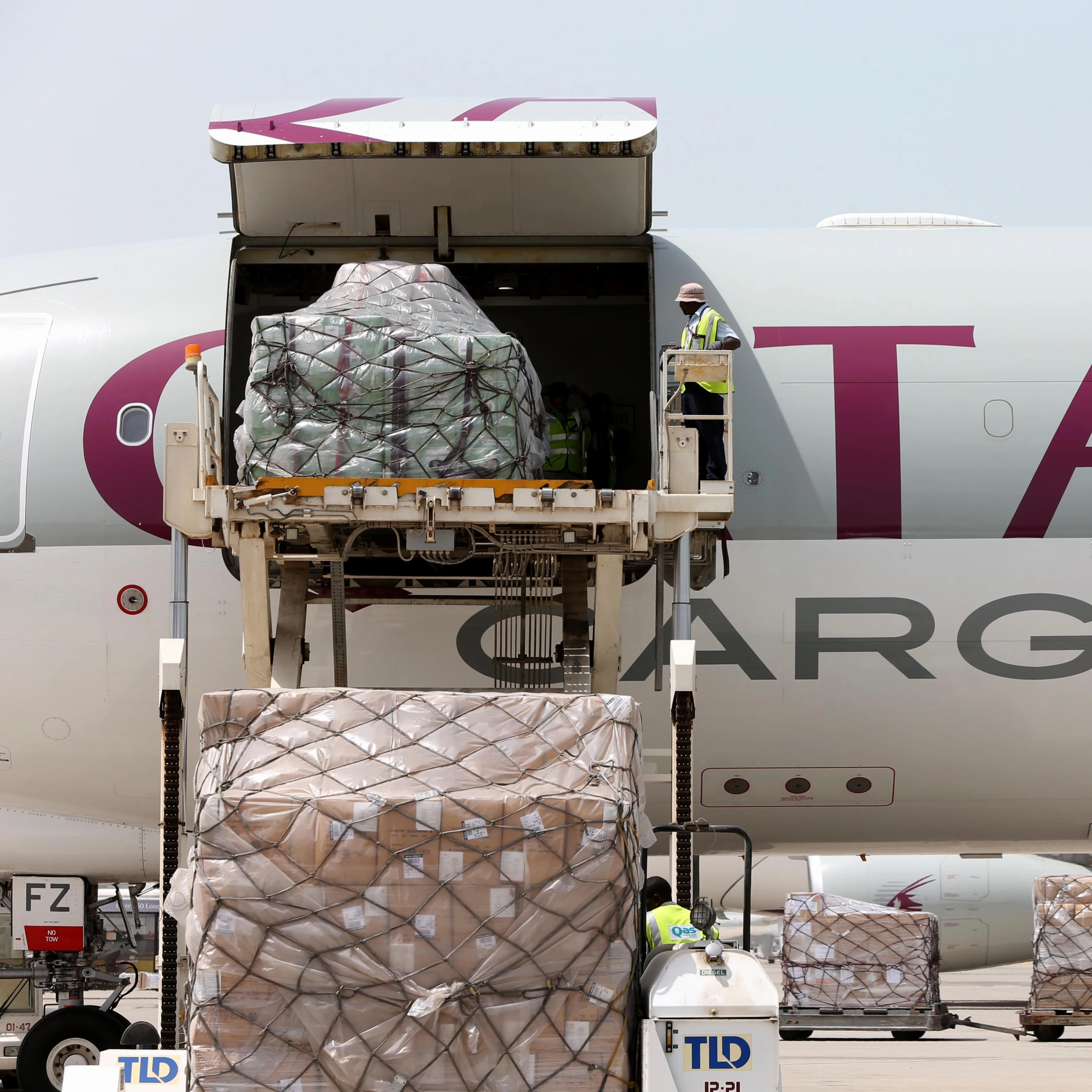 China Air Cargo Dhl Ups Tnt Ems Fedex Railway Carriage Distributor Freight Forwarder Shipping to Russia Kirov Yuzhno-Sakhalinsk