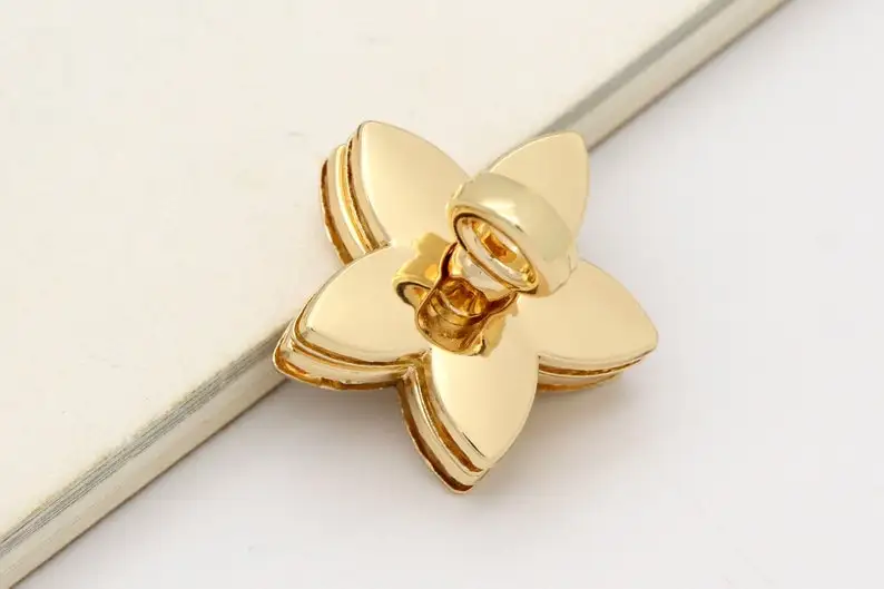 Custom design shiny gunmetal gold nickel free flower shape lock Twist lock purse clasp Turn locks metal hardware accessories