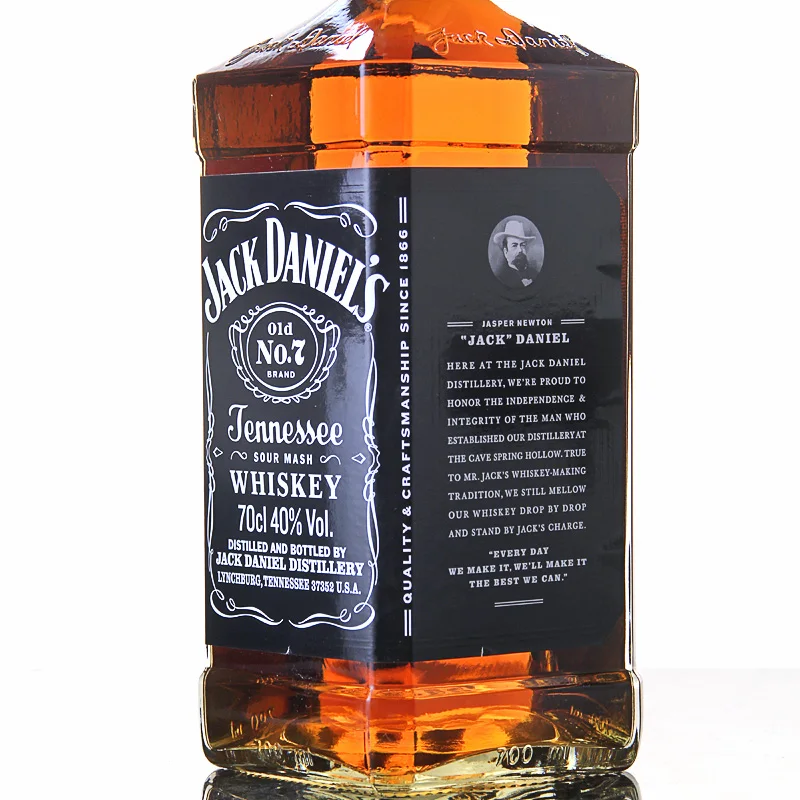 Low price High quality glass bottle deluxe Aromatic whisky Tennessee black label whisky