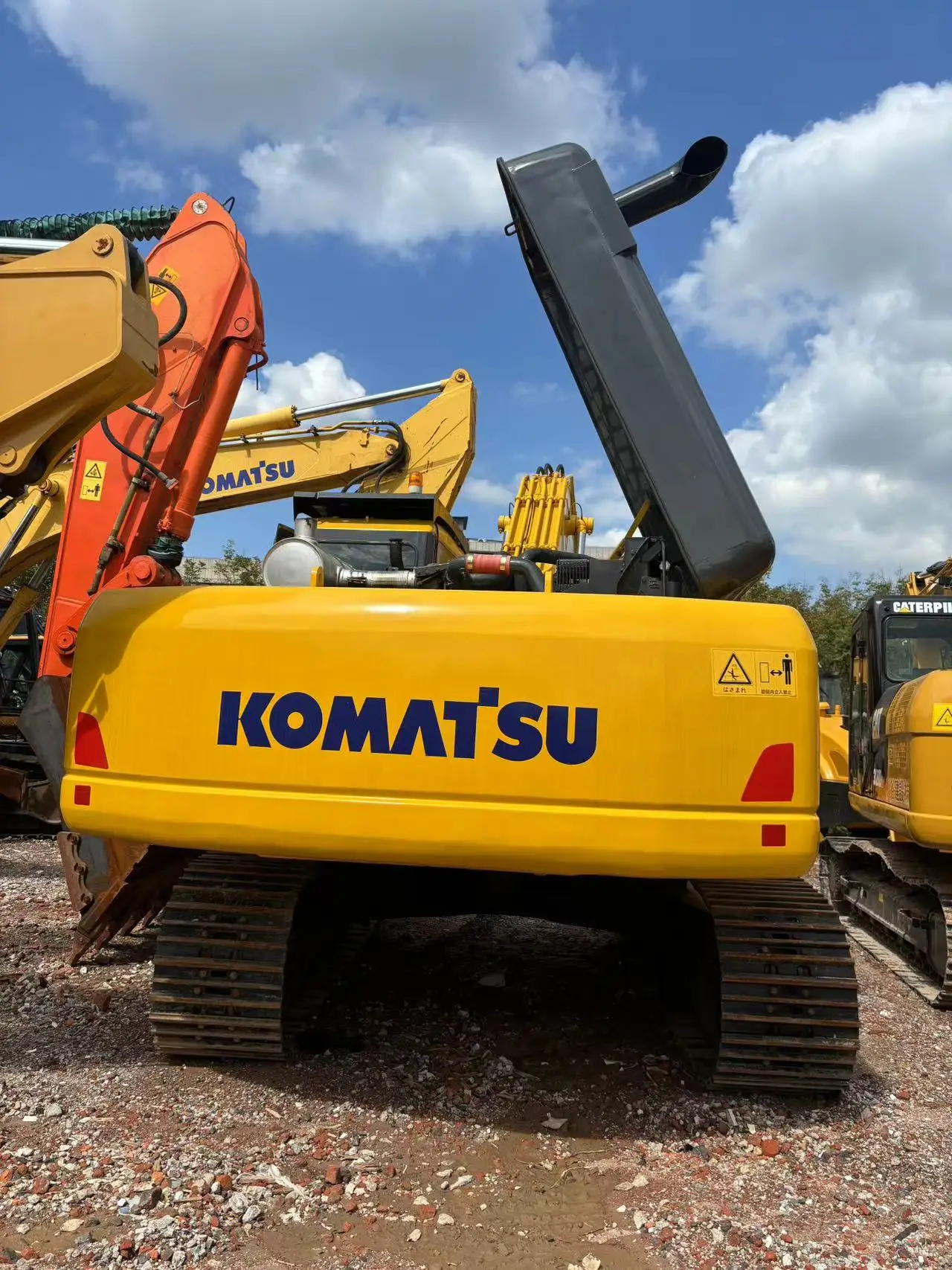 Used second-hand excavator earth-moving machinery komatsu pc300-7 of sale