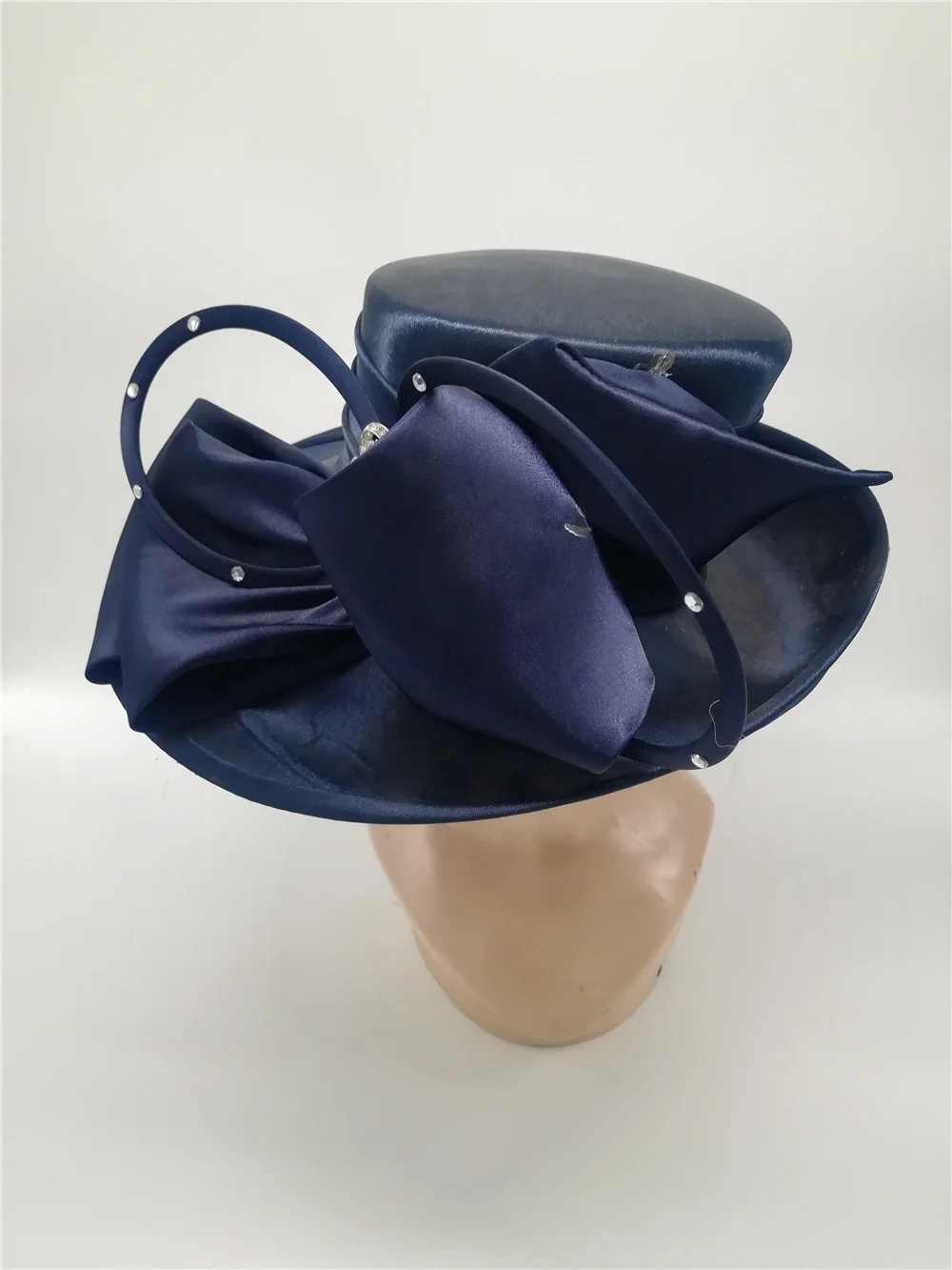 Фетровый кейс из атласа, усиленный королевский клуб, особенно популярные модные широкие поля, для официальных вечеринок, для леди, для церкви, новые элегантные женские шляпы