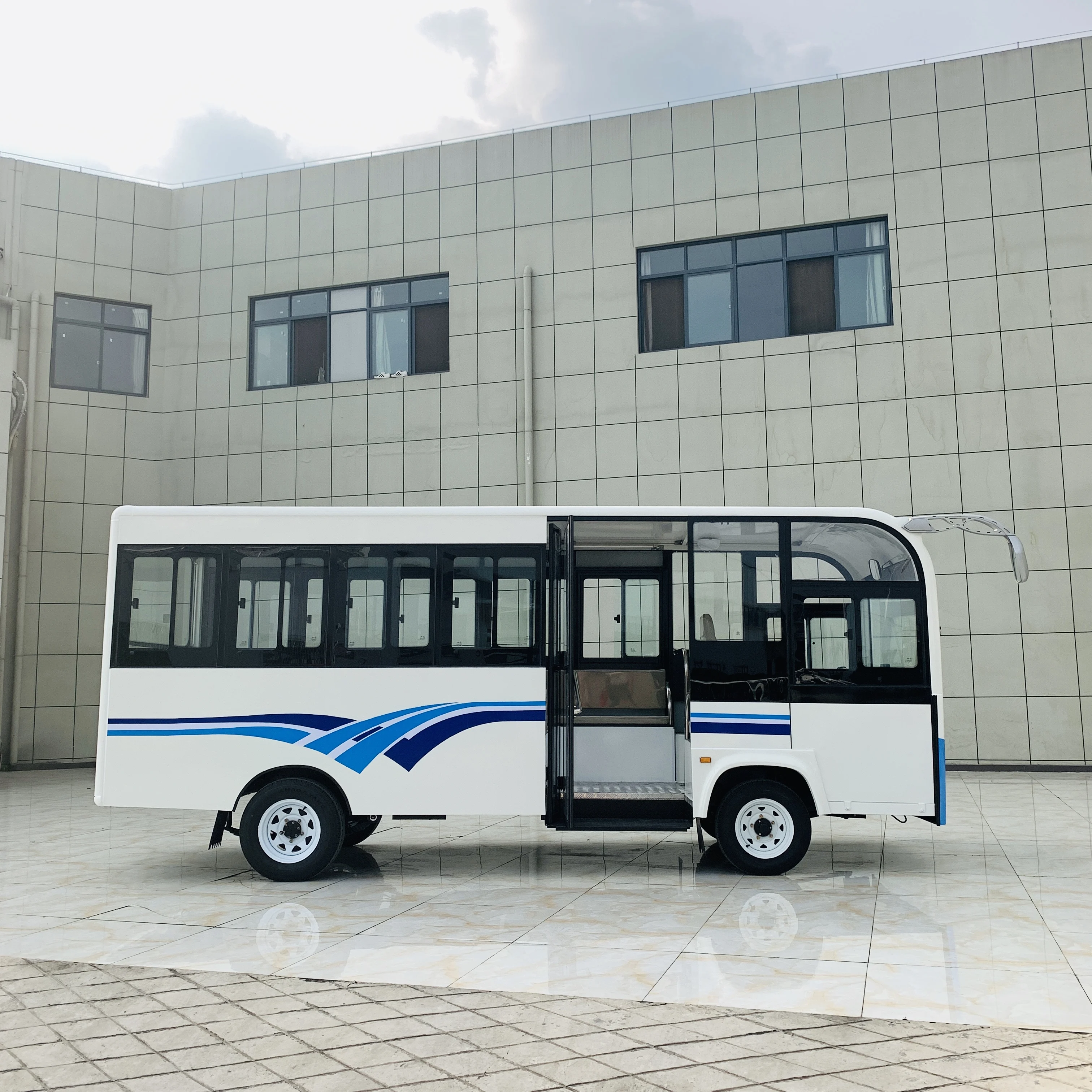 New Energy Electric Sightseeing Tourist Coach Bus 17 Seats