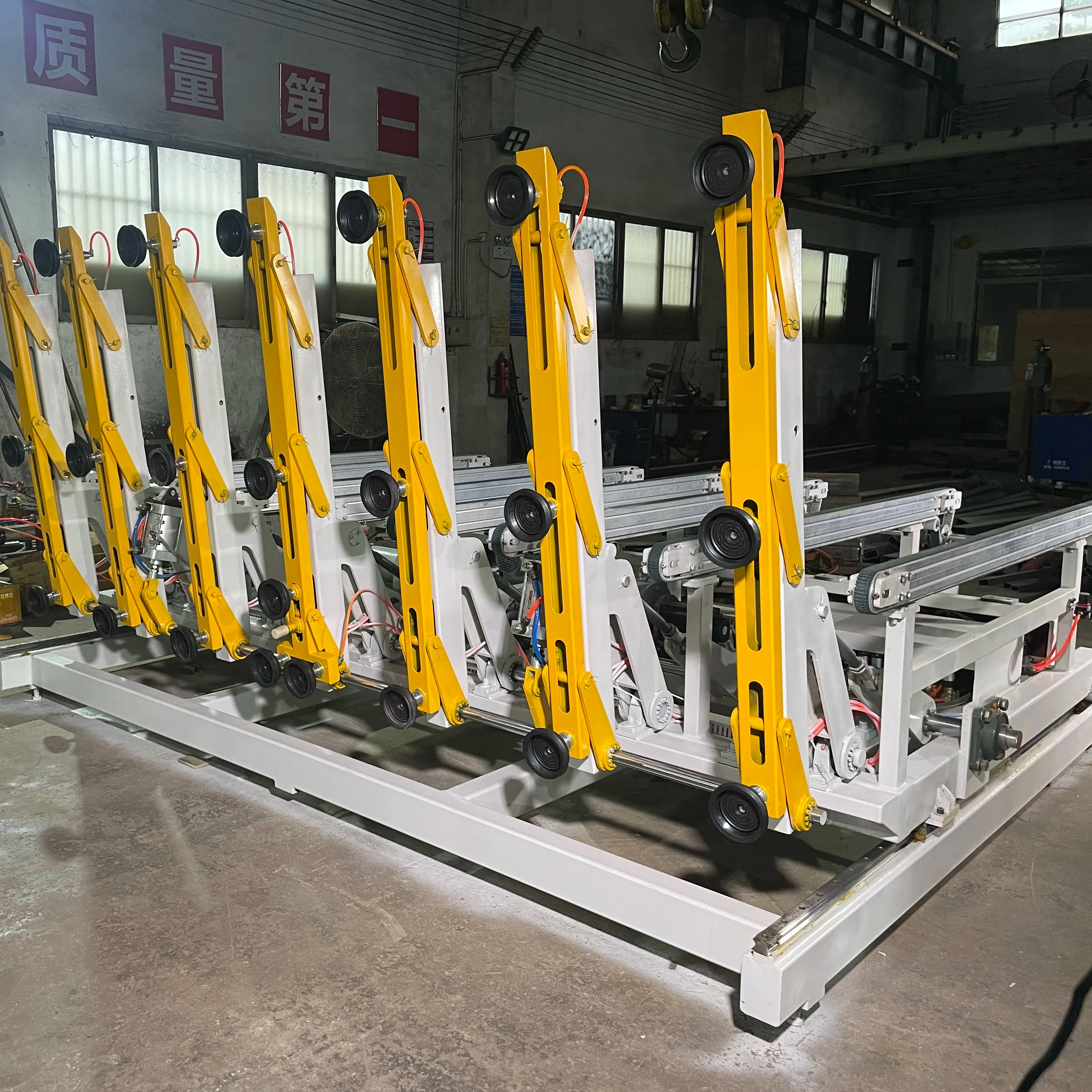 Горизонтальный автоматический стеклянный погрузчик и разгрузчик