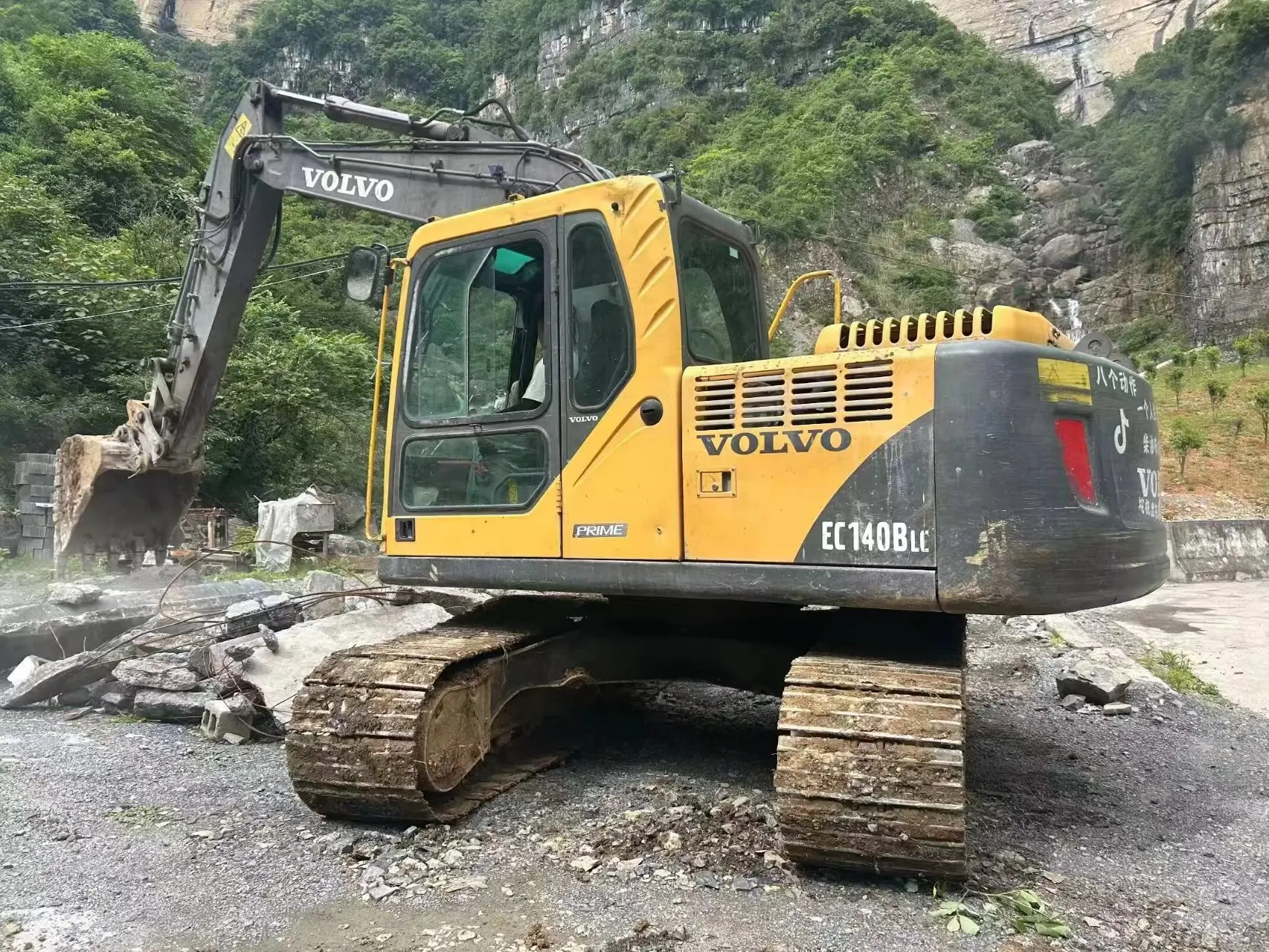 Дешевый гидравлический гусеничный экскаватор VOLVO EC140BLC б/у volvo б для продажи