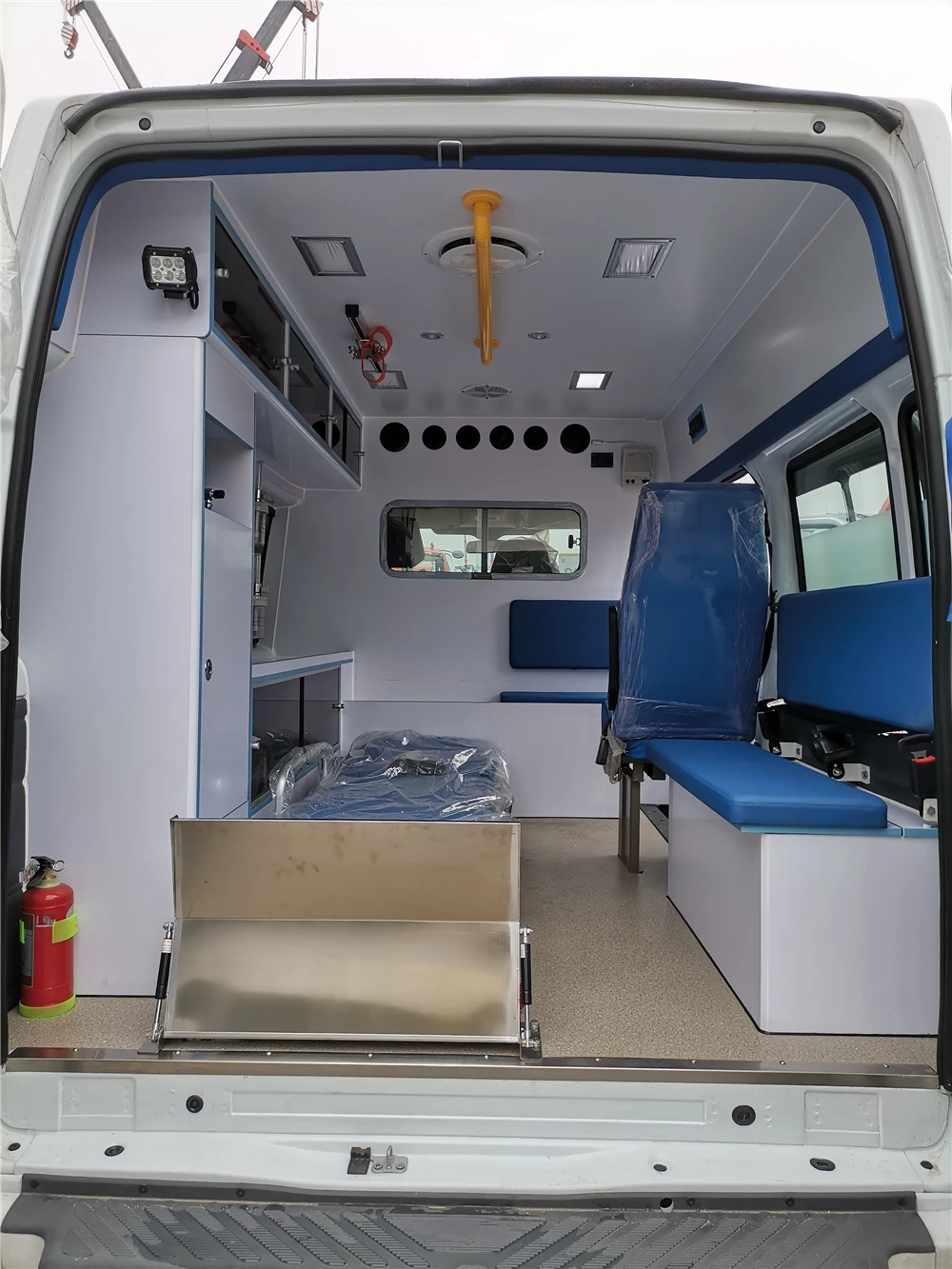Hot quality dongfeng ward ambulance price fully automatic ambulance on sale