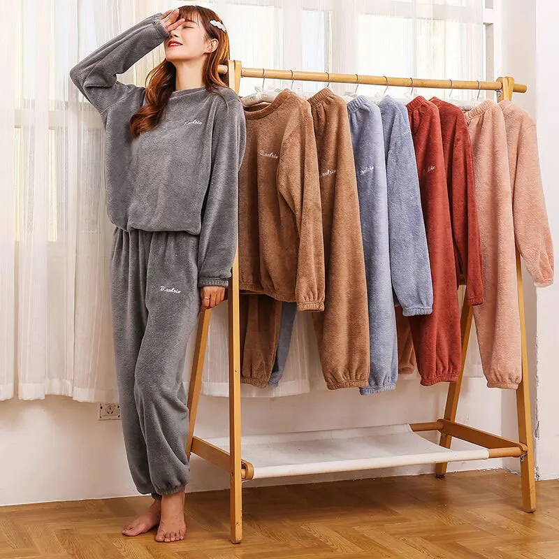 Keep warm soft comfy coral fleece polyester pajamas set for women