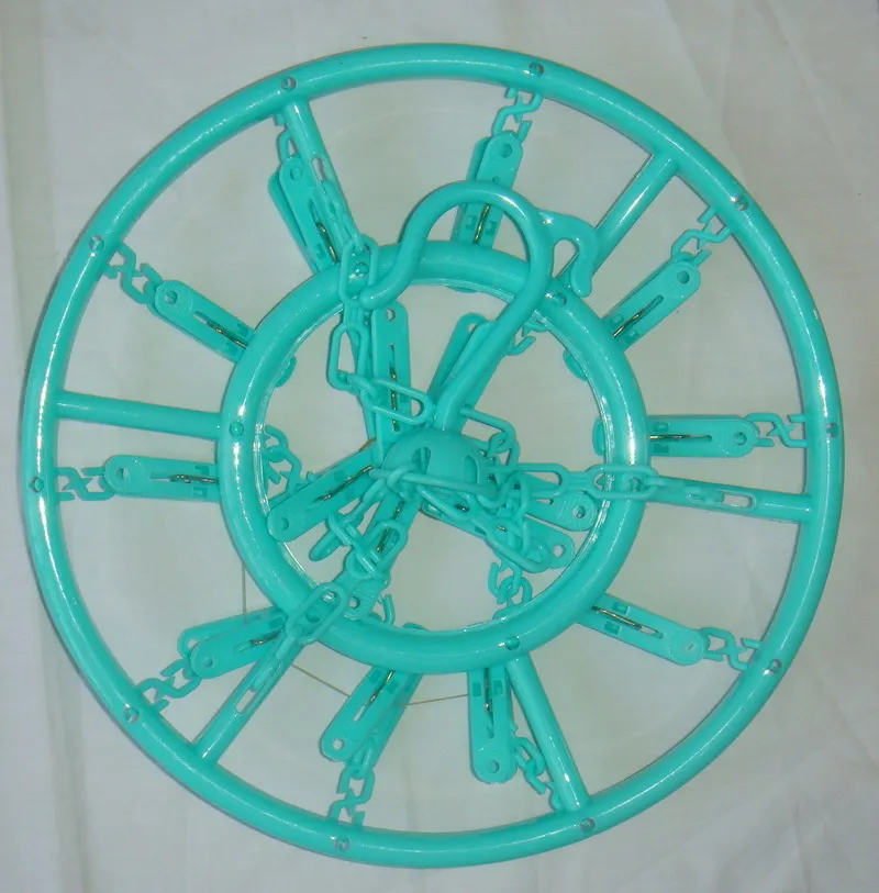 plastic hanger with 16pegs