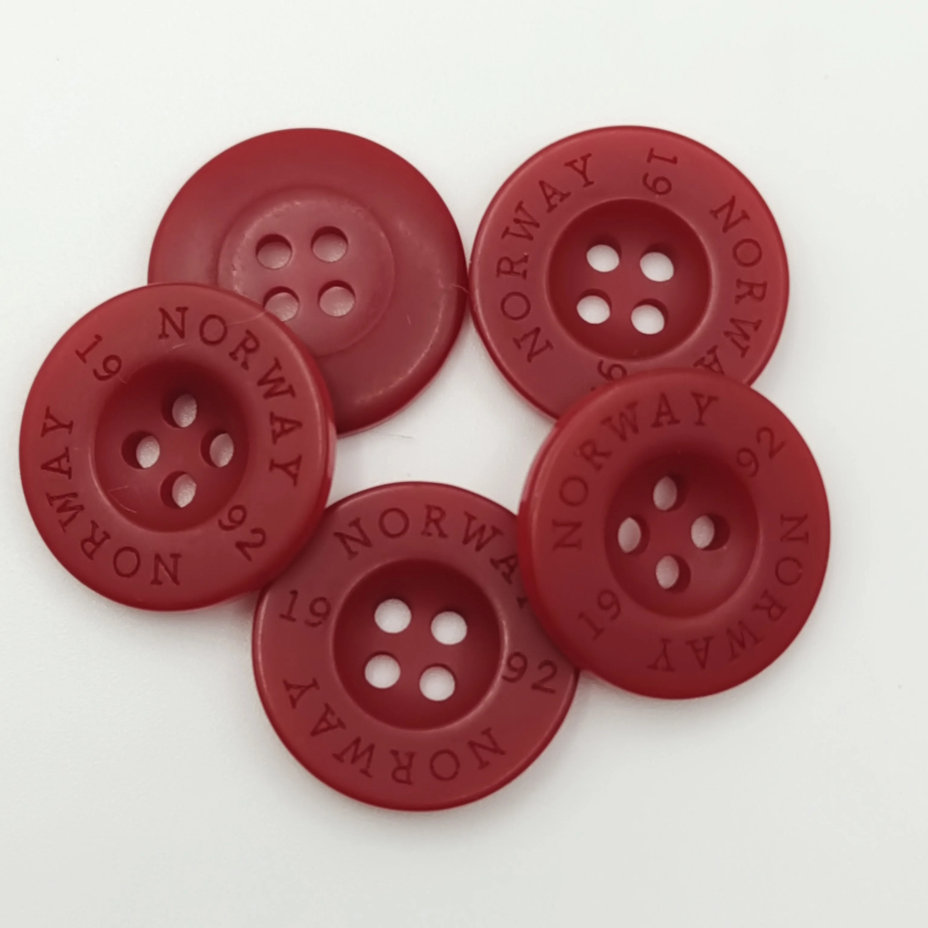 China Custom Colored  Red  bFlat 4 Holes Round Polyester Resin Big Size garment Buttons