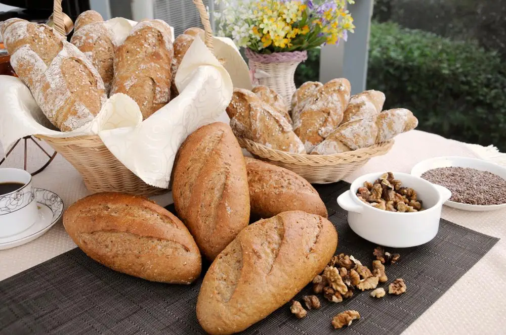 Bakerdream Instant Dry Yeast Sachet Pack Low Sugar for Lean Dough Kitchen Home Use Fast Acting Made in Egypt