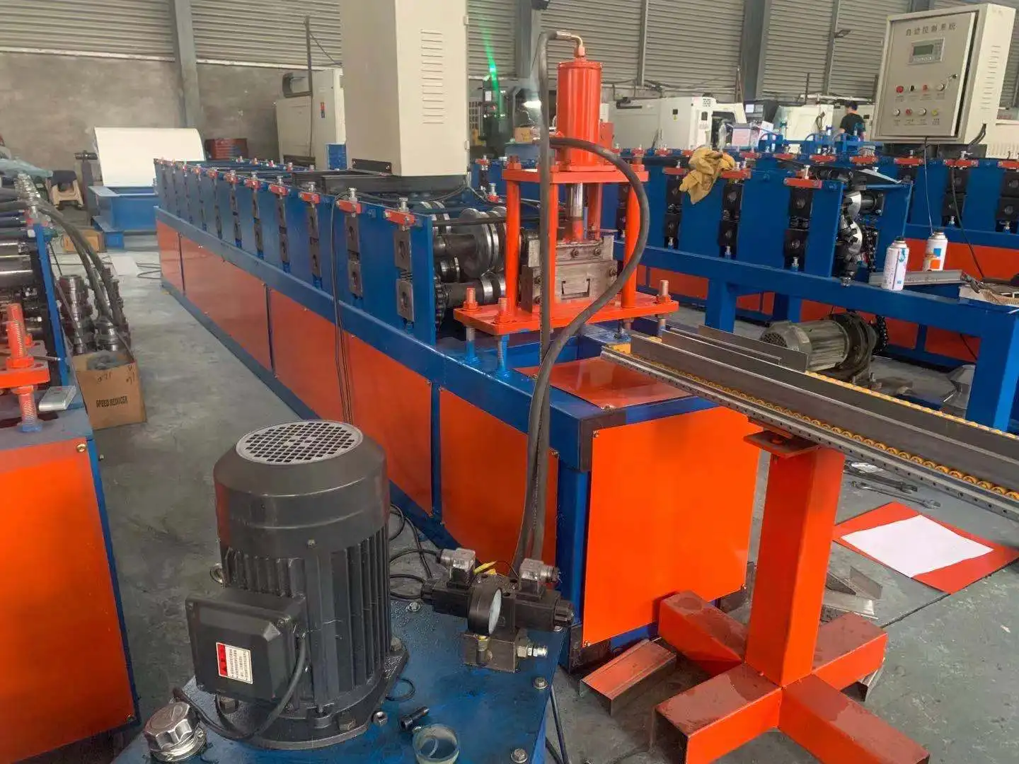 C purlin making machine