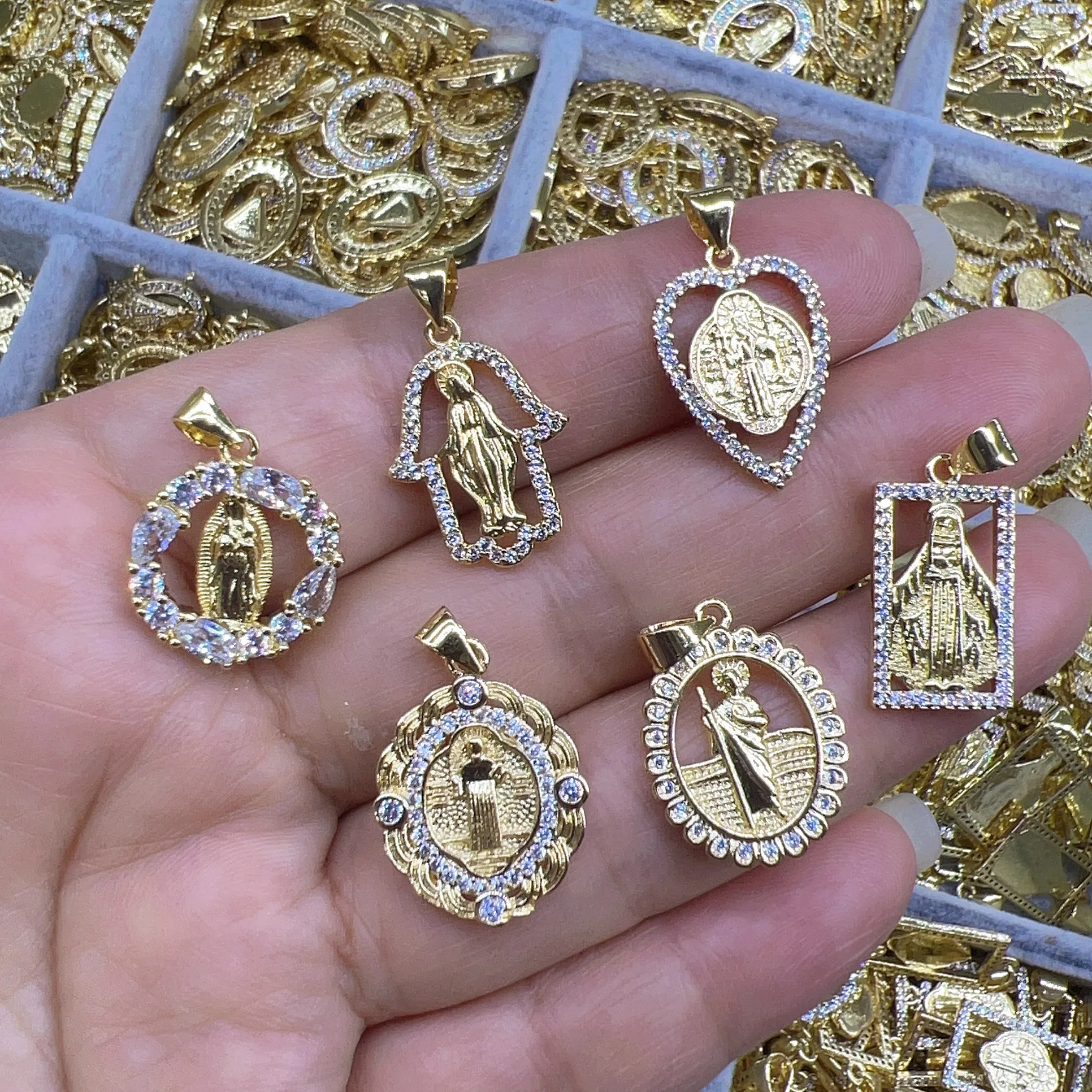 24K gold Plated Good Luck Protection Virgin Mary Pendant Dainty Religious Virgen de Guadalupe Charm Pendants religious jewelry