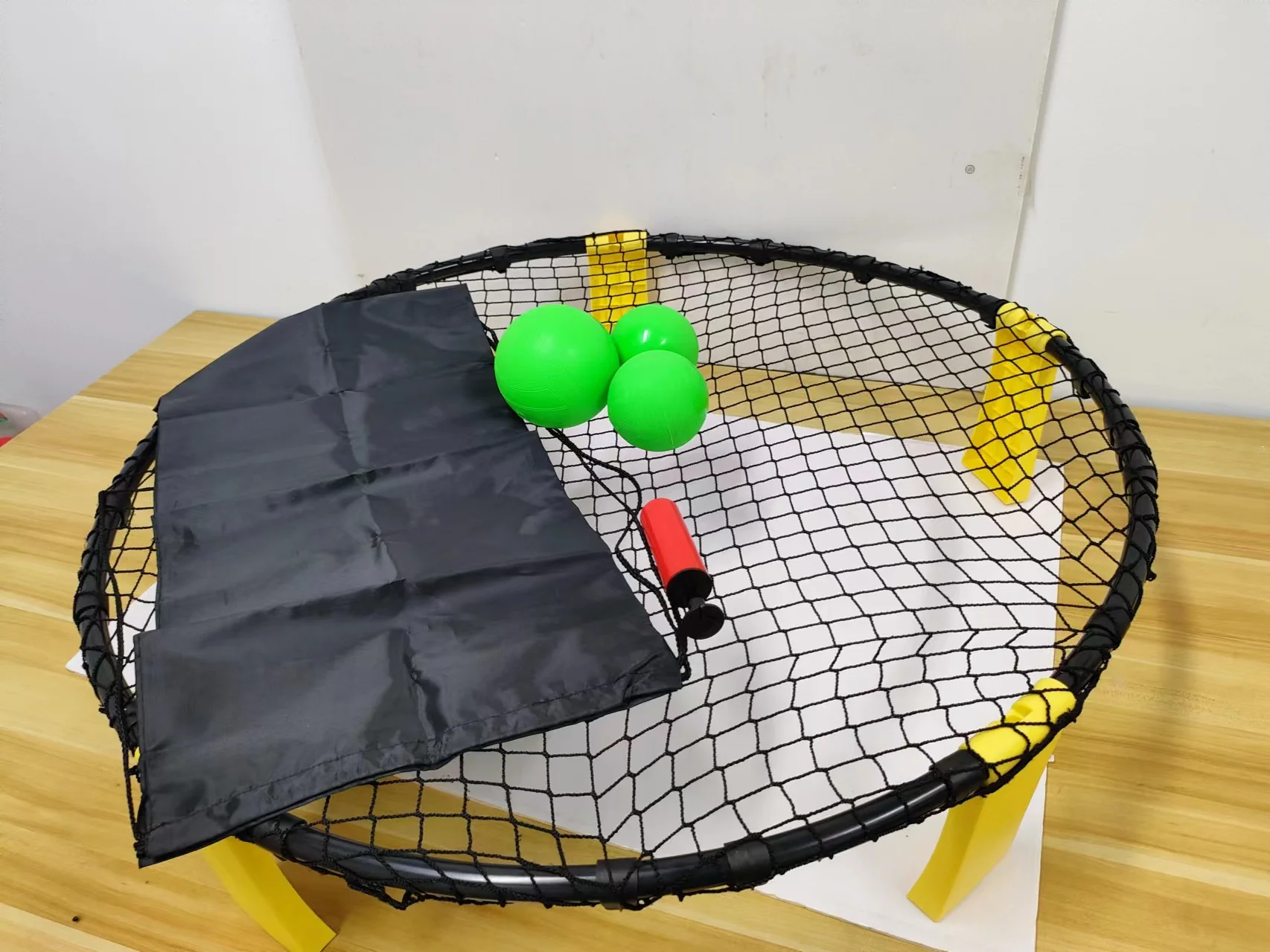 Popular Portable Mini Beach Volleyball Spike Ball Net Set For Summer Outdoor Team Sports