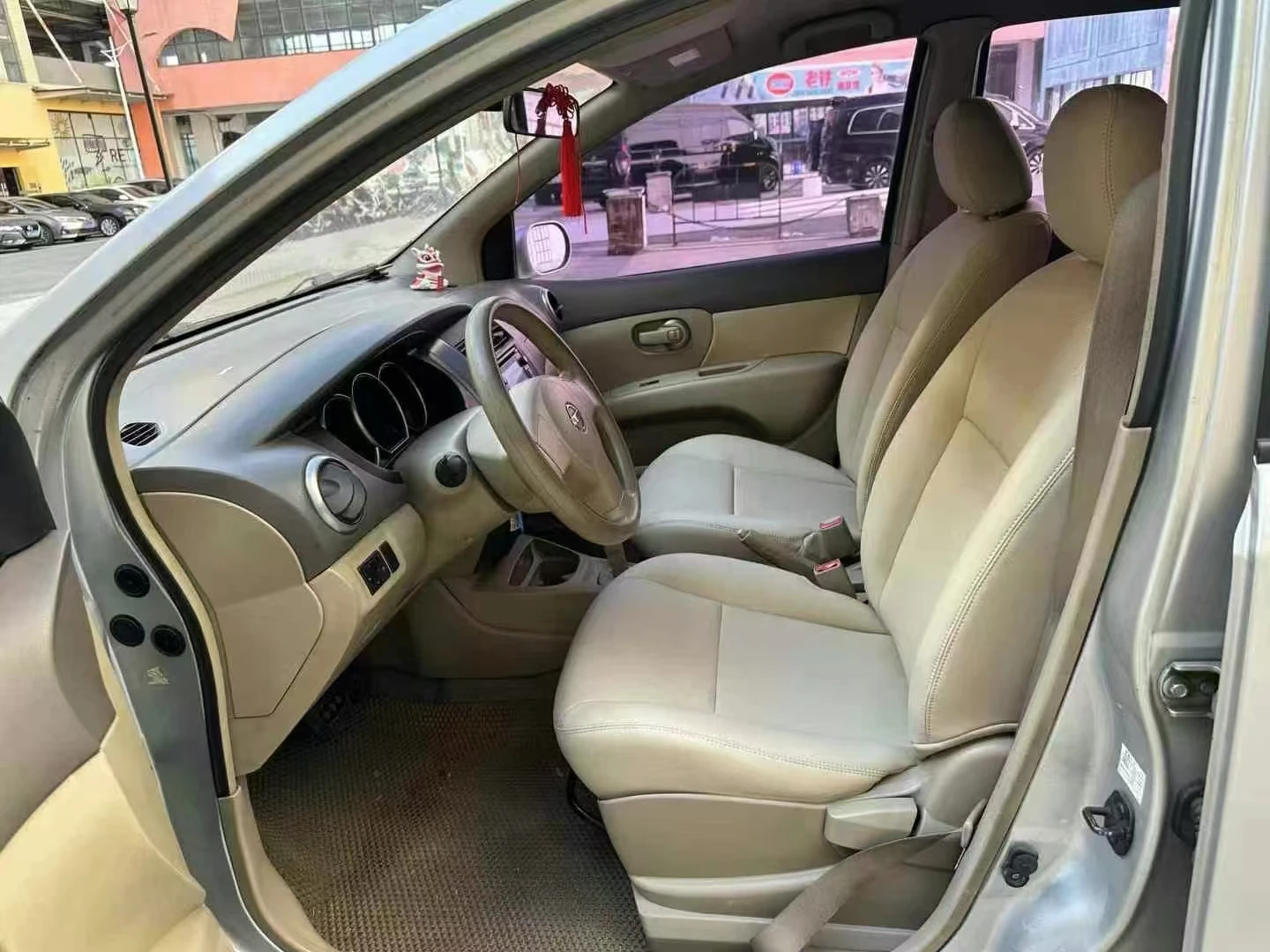 2010 NISSAN LIVINA 1.6L Automatic for family for city for work Sunroof good condition good engine used cars