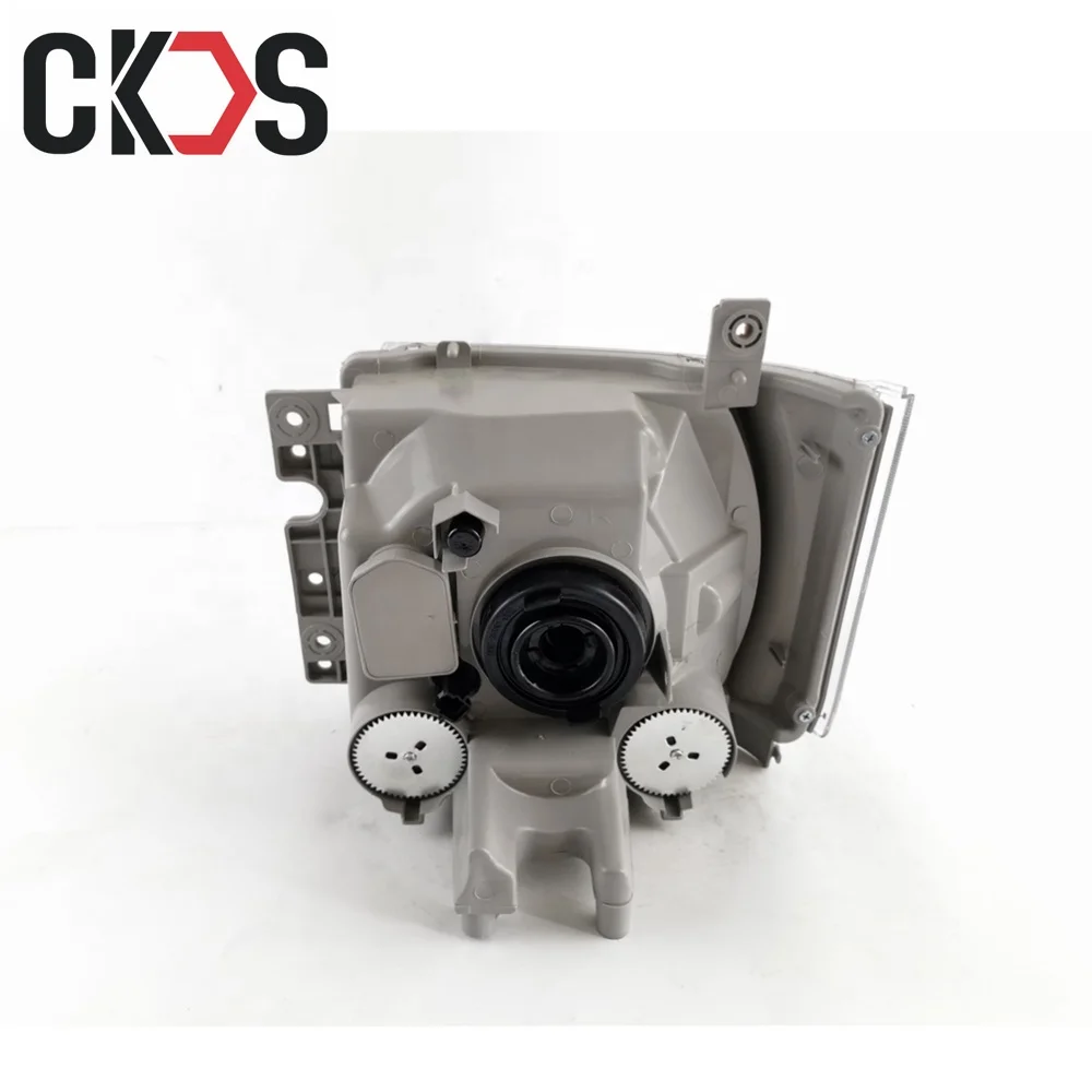 Hot Sale China Factory Japanese Truck Body Parts Head Lamp for Isuzu CYZ