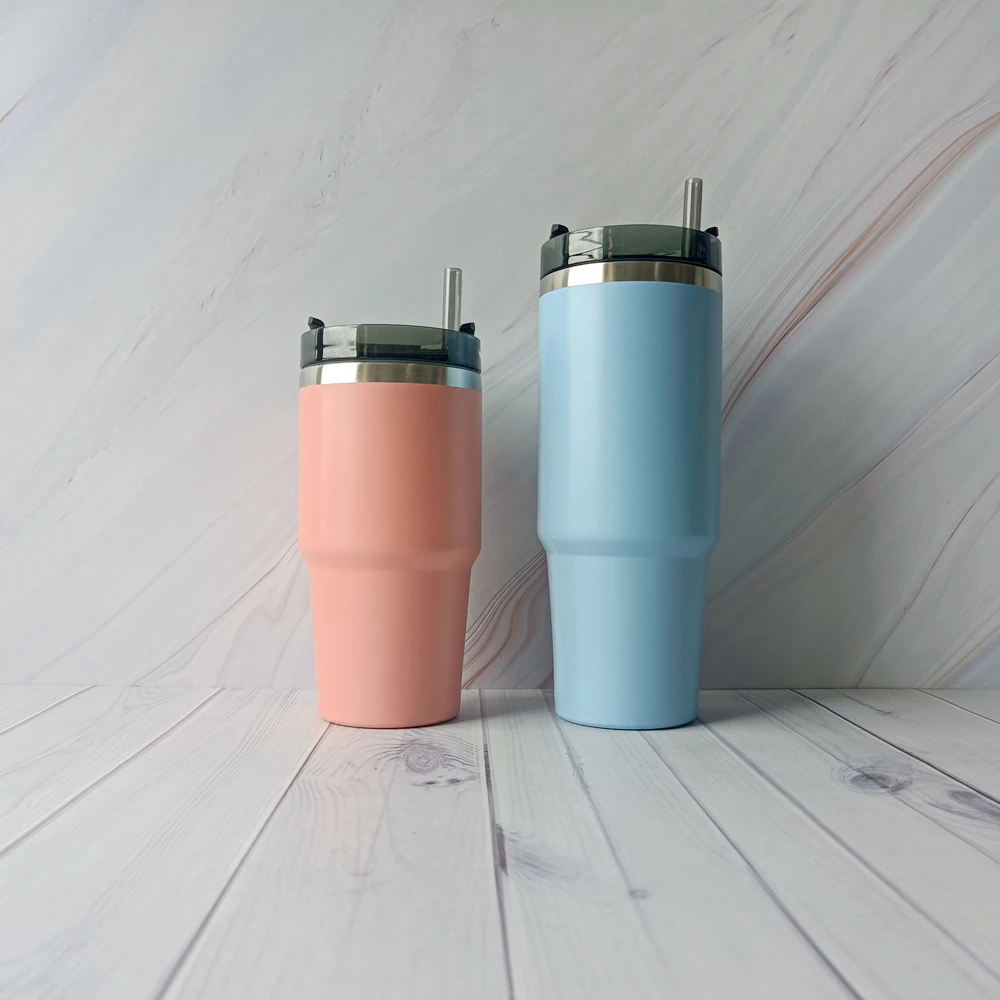20/30oz Iceflow Spill And Feak proof Reusable Flip Straw Tumbler Vacuum Insulated Water Bottle With Screw Handle Lid