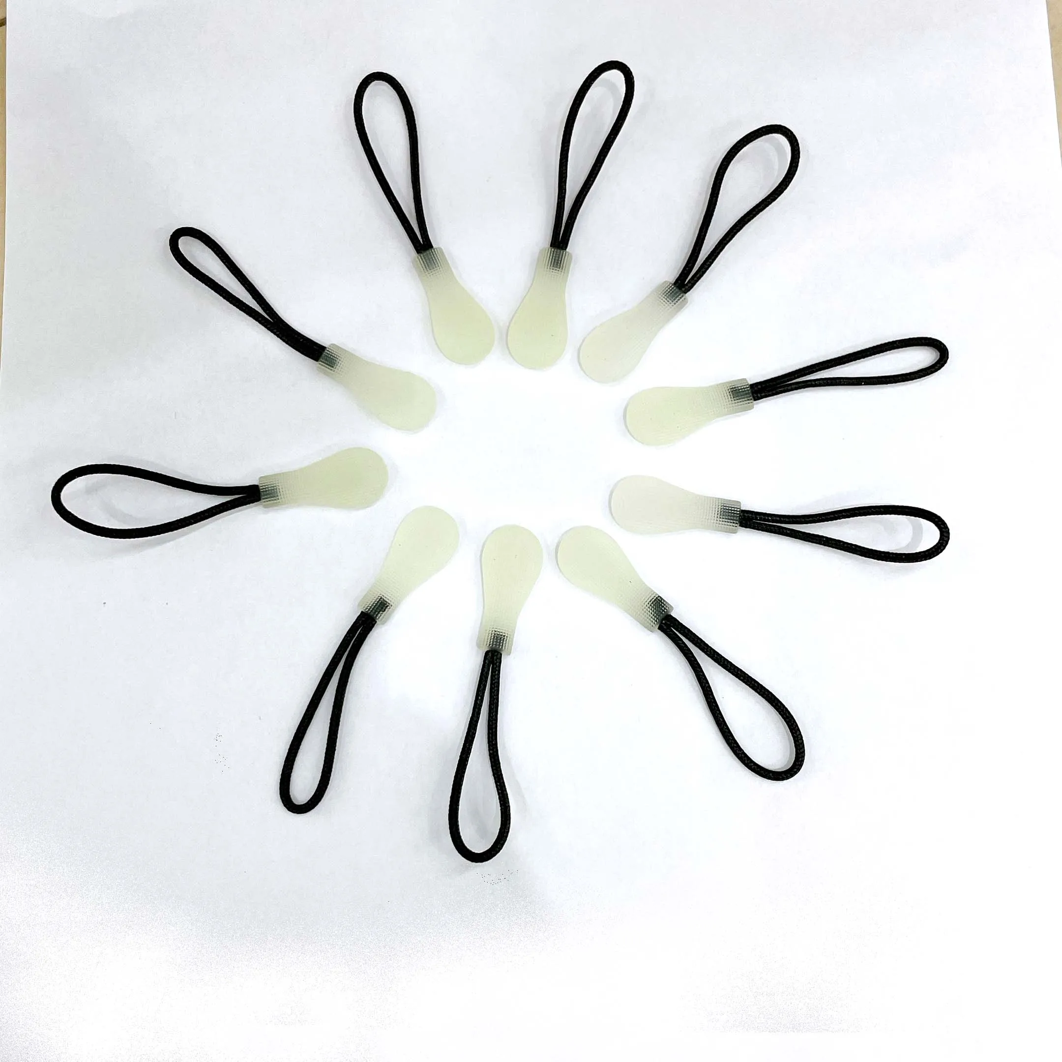 CHENQI Custom Reflective Rubber Plastic Luminous Logo Glow in the Dark Zipper Puller for Phosphorescent Zipper