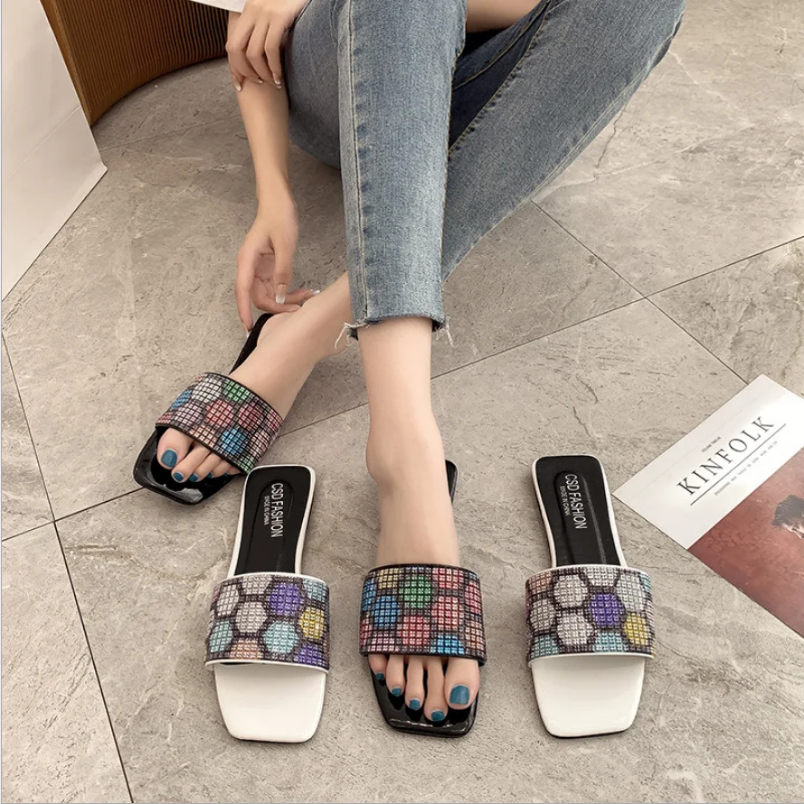 
2021 flat women beach new summer sandals plus size Rhinestones luxury slides jelly bling diamond women home rivet flat slippers 