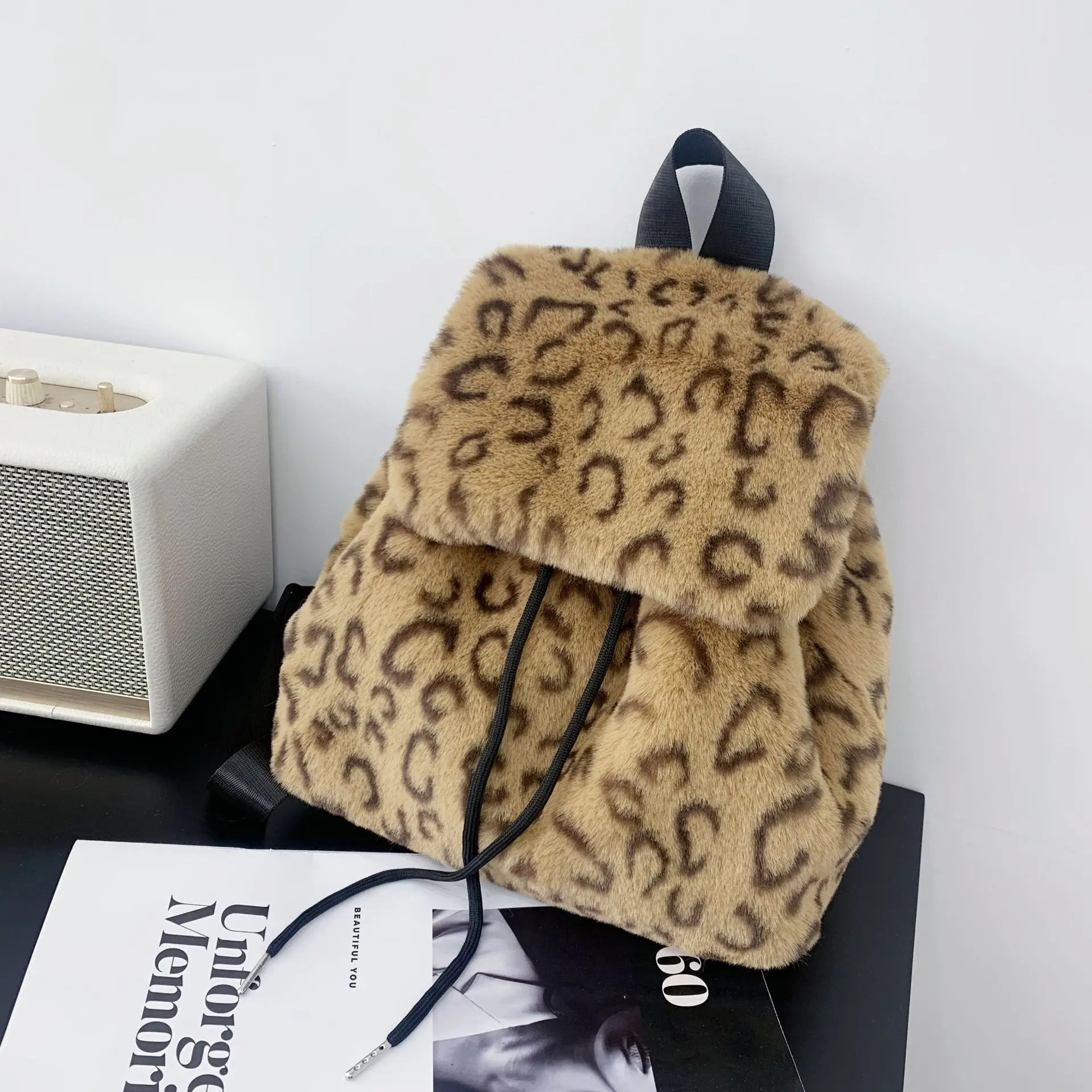 Wholesale  Multi Color Drawstring Backpack Fashion Winter Styling Soft Faux Fur School Girls Backpack Purse Plush Backpacks
