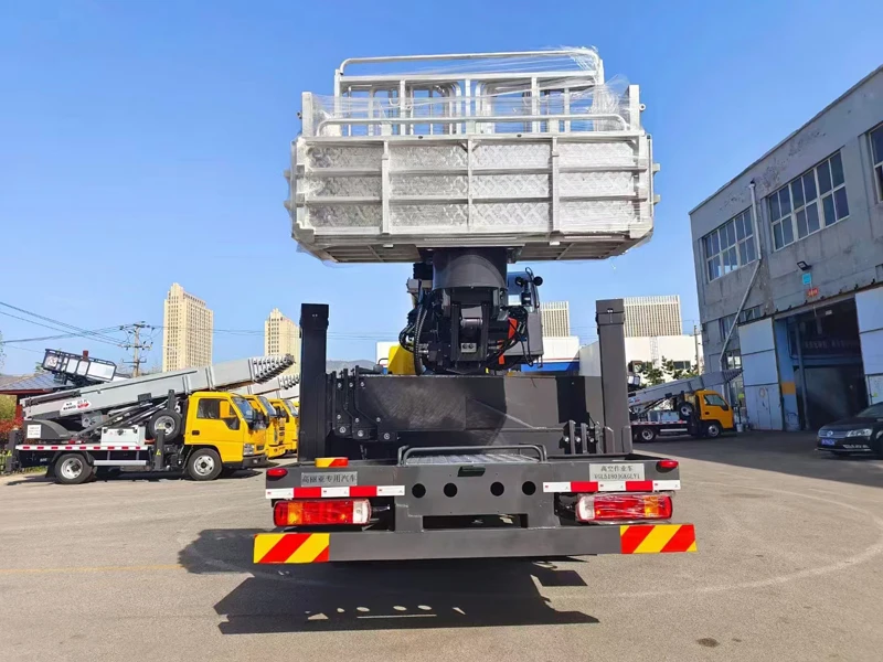 CNHTC  47m height hydraulic lifting telescopic boom folding boom aerial work truck straight arm truck curved arm truck