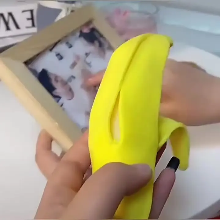TPR decompression toy simulation peeling banana extrusion vent stretching toy tension decompression banana pinch music toy