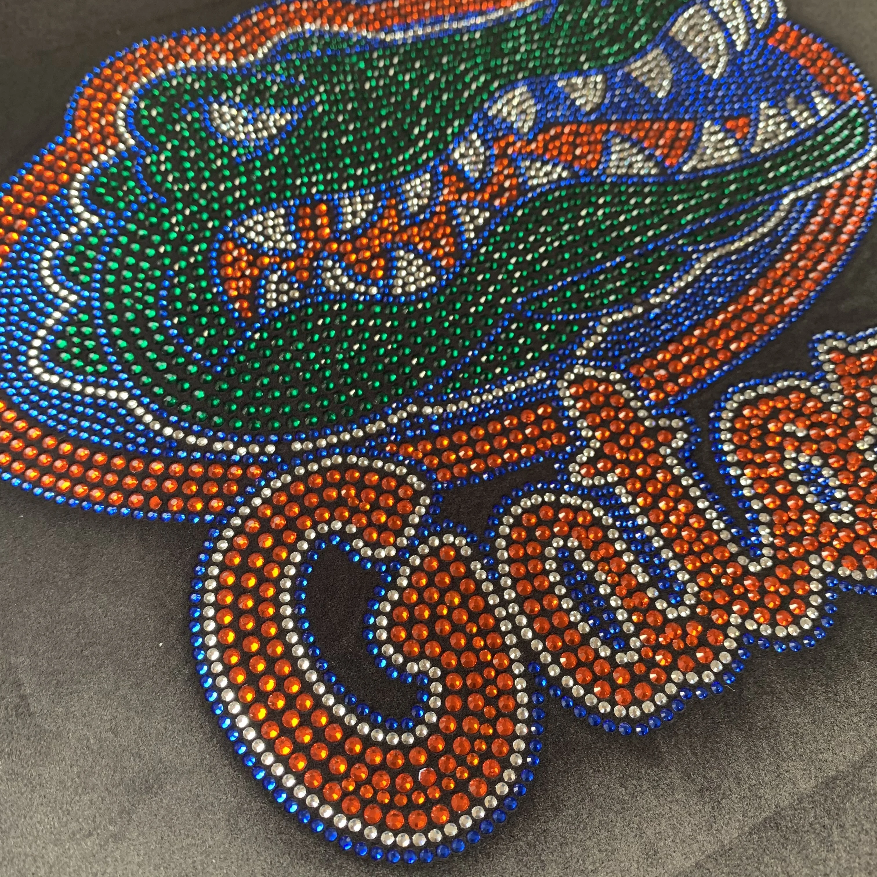 Wholesale Bling Teams Sports Logo Designs Iron On Football Basketball Baseball Hockey Rhinestone Heat Transfer for T-shirts