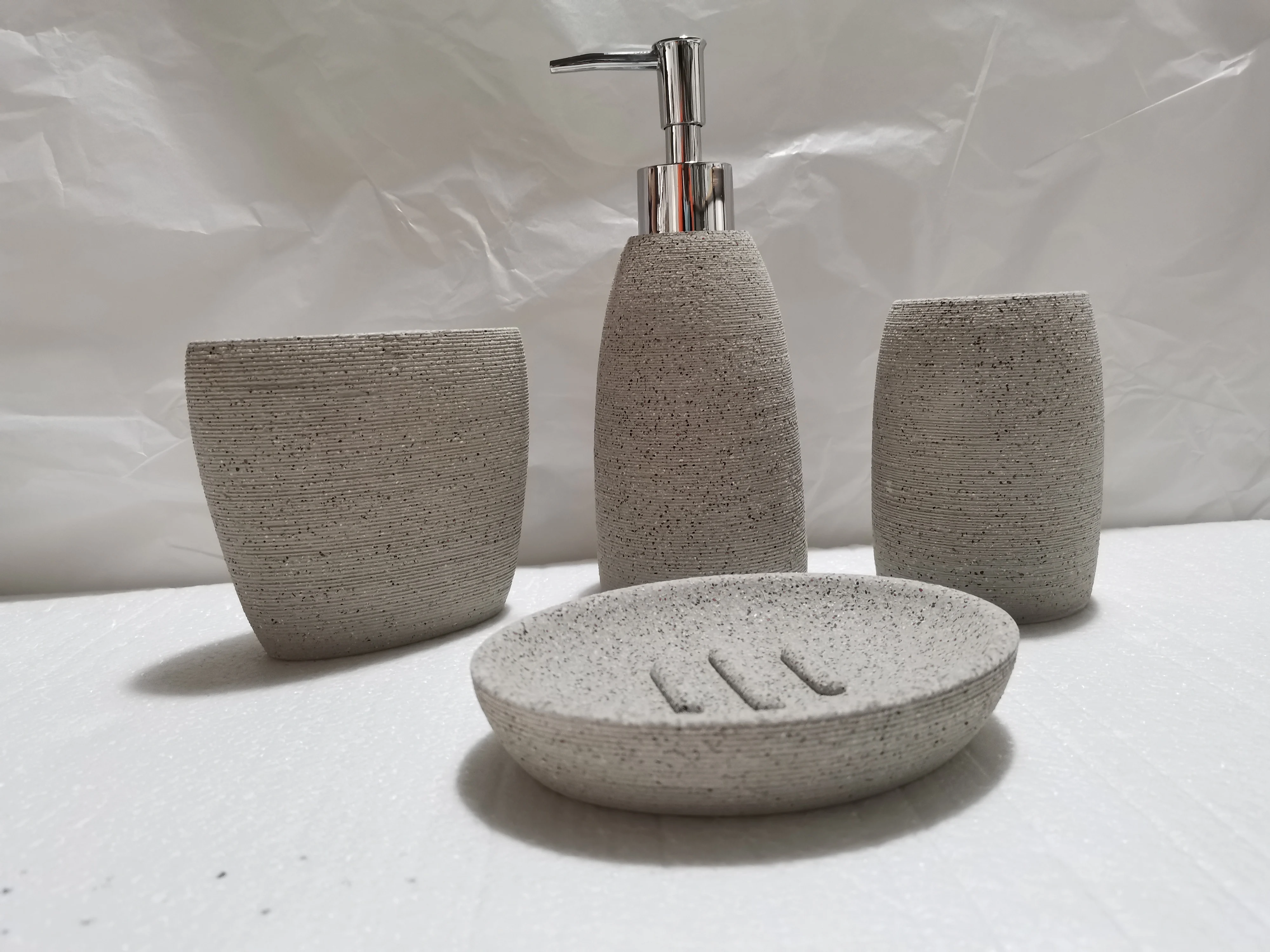 Cheap black Sandstone effect Polyresin Bathroom Set