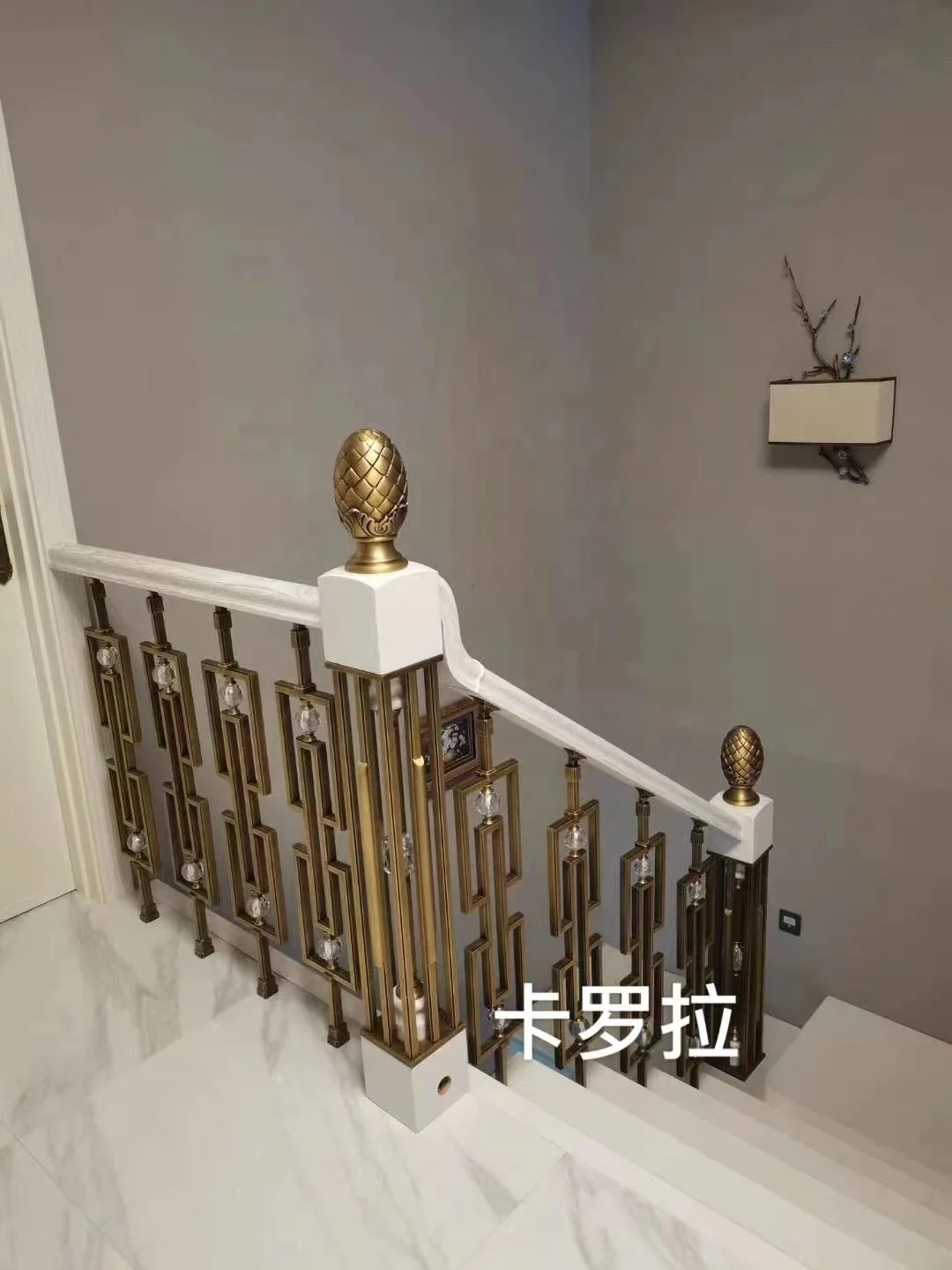 High Quality decorative stair railing brass villa pillars