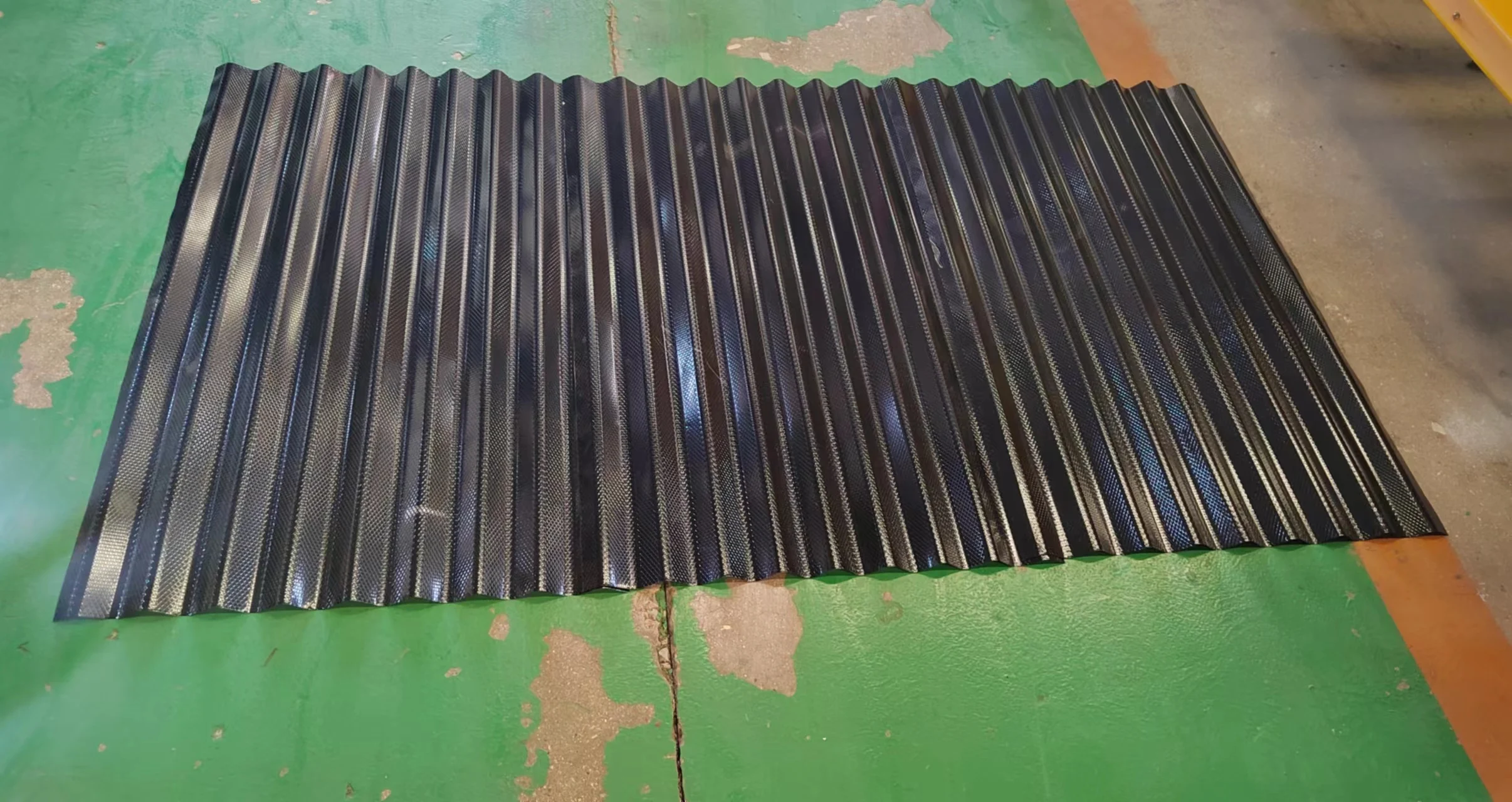 Corrugated arc galvanized sheet forming machine roof panel automatic production line