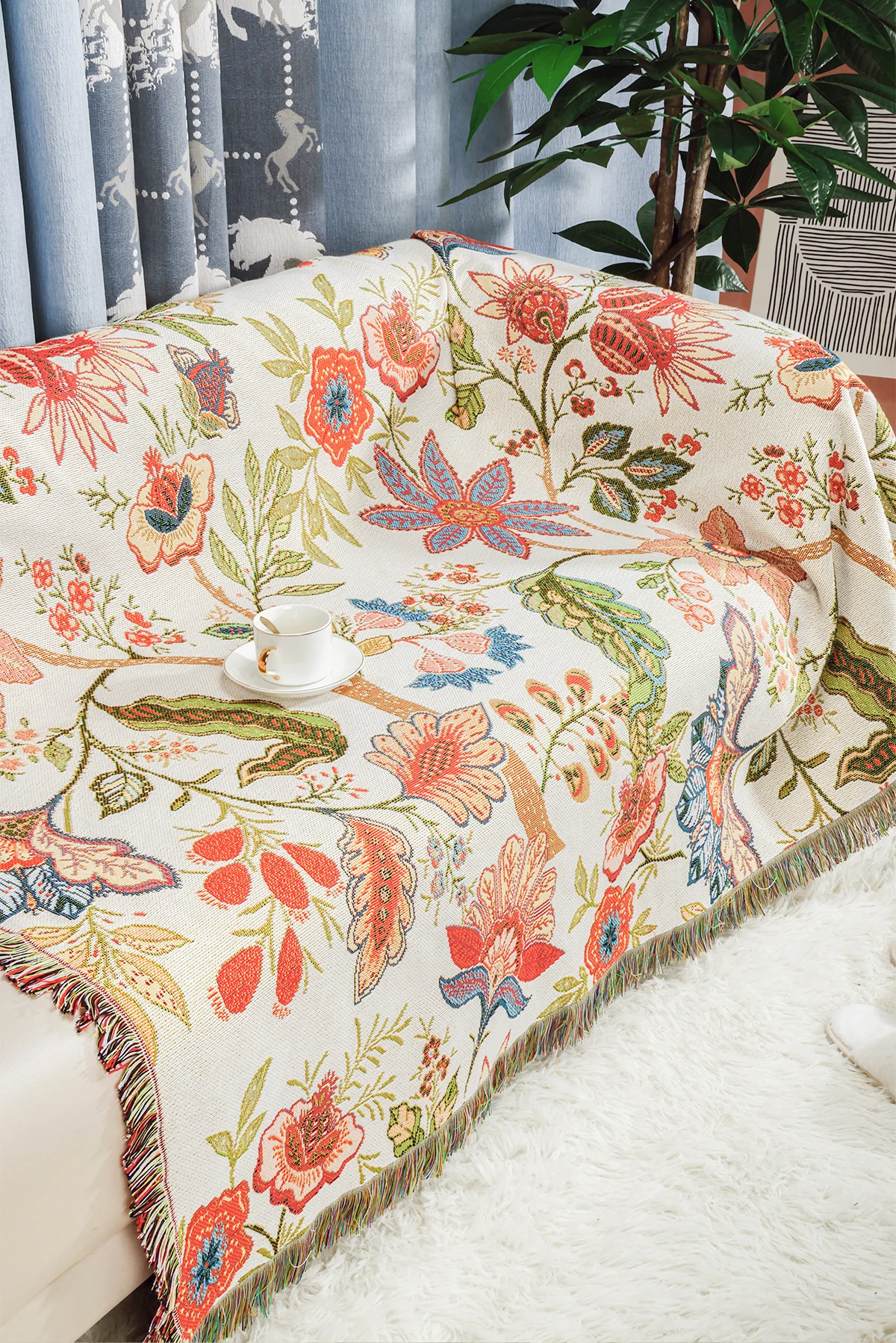 Custom Jacquard Woven Blanket Bohemian Tapestry with Animal and Cartoon Patterns for Room Cover Wholesale