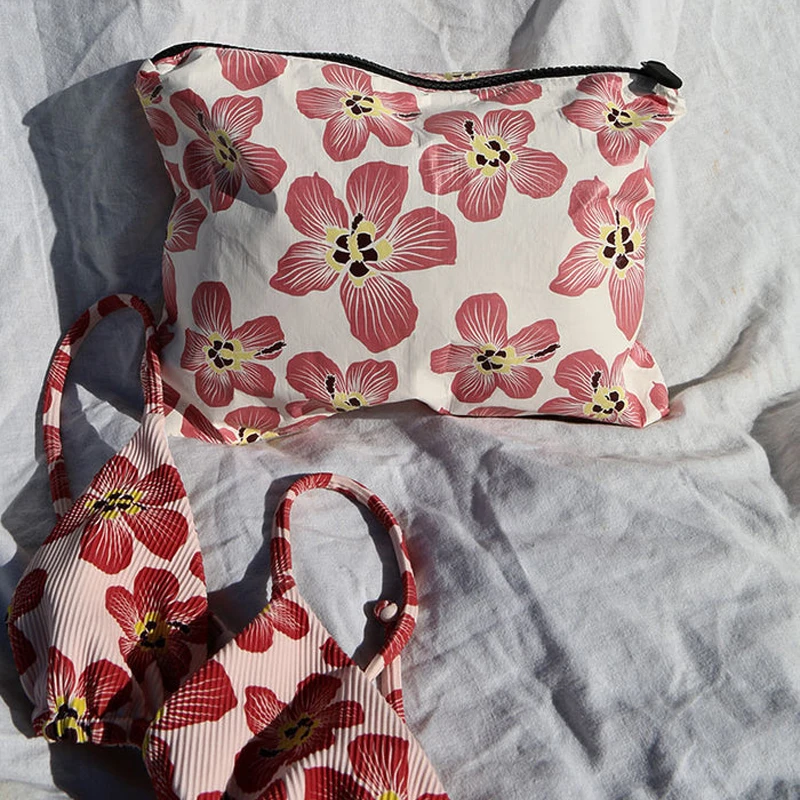 Waterproof Recycled Summer Floral Custom Print Tyvek Bag  Bikini Tyvek Zipper Pouch Cosmetic Bag