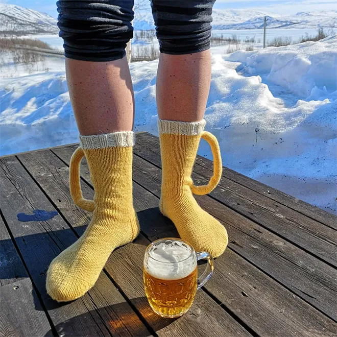 
factory winter cool fluffier beer mug head knitted socks with 3d handle 