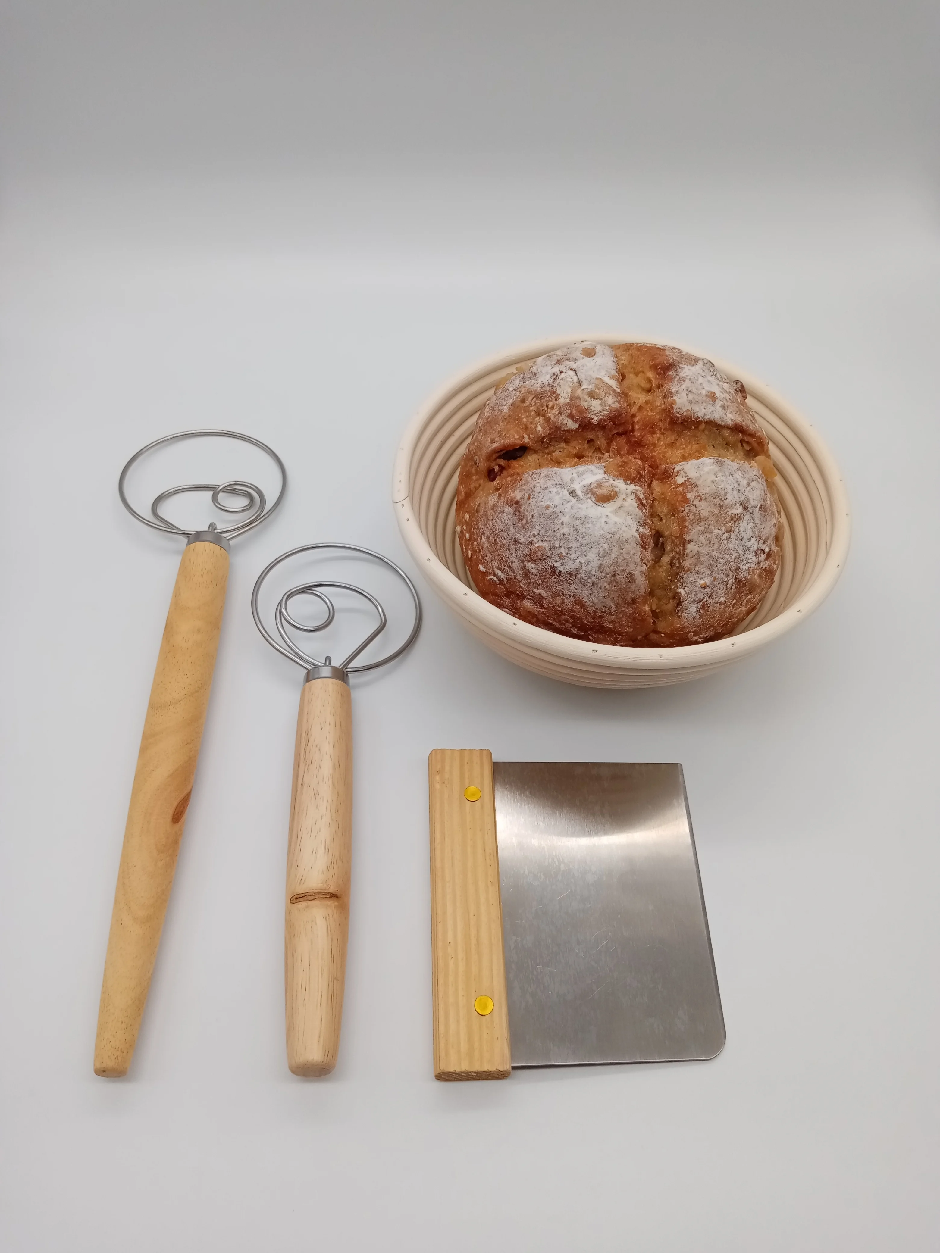 Factory Custom Indonesia Rattan Woven Round Oval Banneton Bread Proofing Basket Set with Linen Cover Stencils Scoring Lame