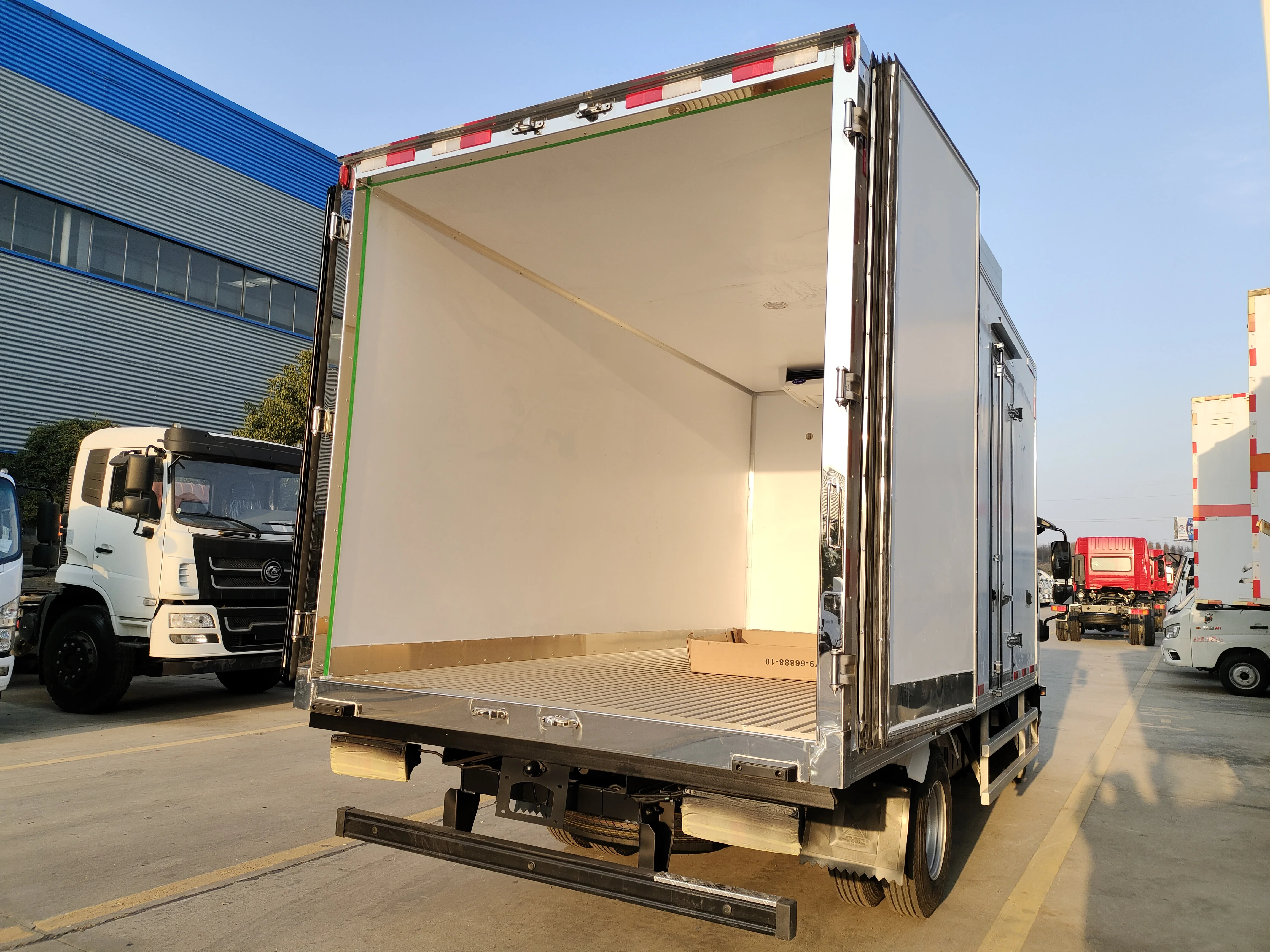 ELF 4X2 700P Light Mini C500 Isuzu грузовик-холодильник