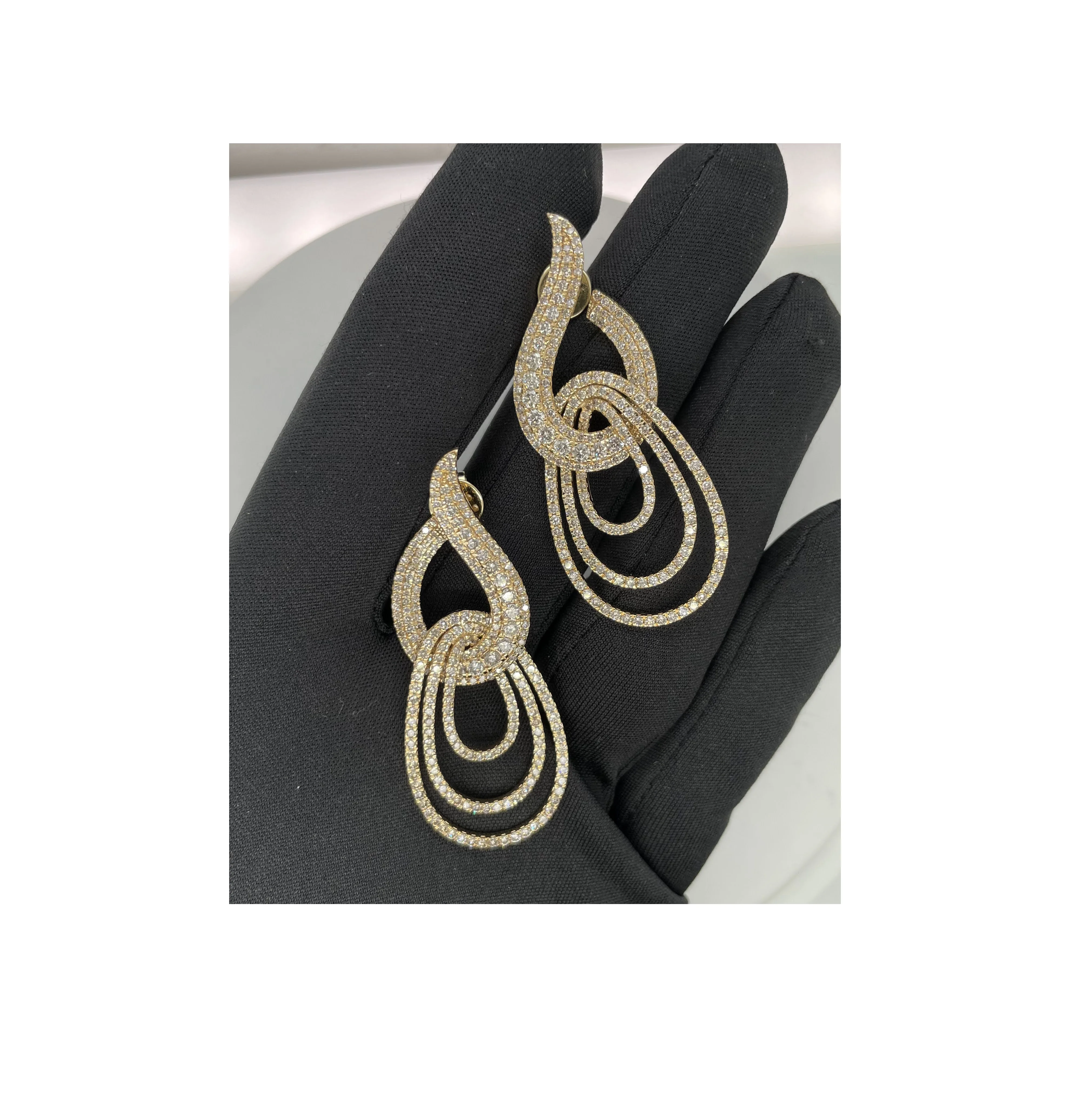 Statement 18kt yellow gold with 5.61 ct natural diamond studded earrings latest design 2023 for women party wear