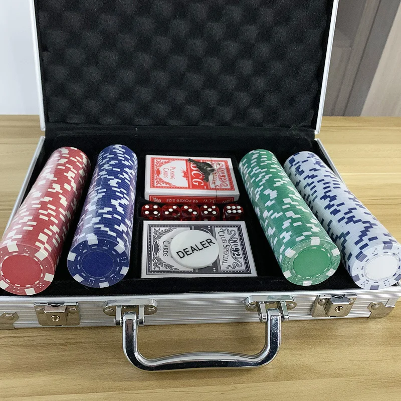 Manufacture Cheap Board Game Accessories Chips 11.5g 200 Chips Casino Coin Poker Chips For Poker Club