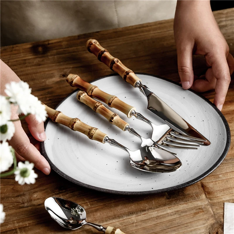 
Factory Wholesale 3/4/5/6/7 Pieces 18/8 Stainless Steel Serving Spoon Silverware Reusable 100% Natural Bamboo Handle Cutlery Set 