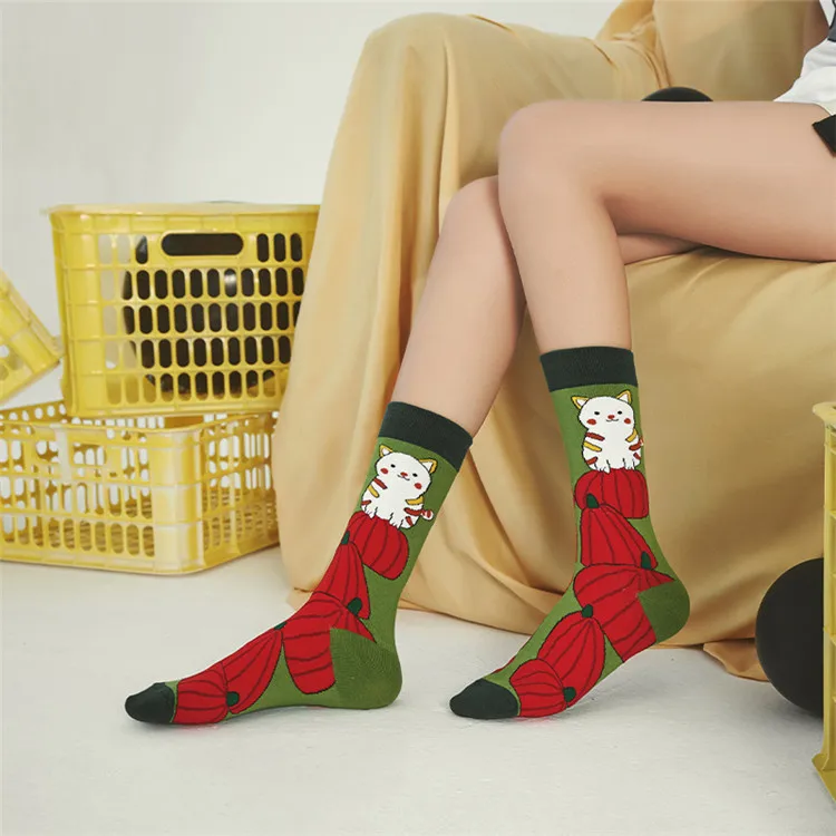 2021 hot selling creative trendy crew wholesale socks logo customize cartoon socks for women
