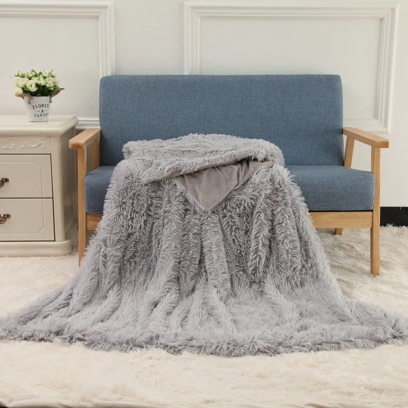 
Wholesale Luxury Faux Fur Throw Blanket Long Hair Shaggy Fleece Super Soft PV Plush Blanket 