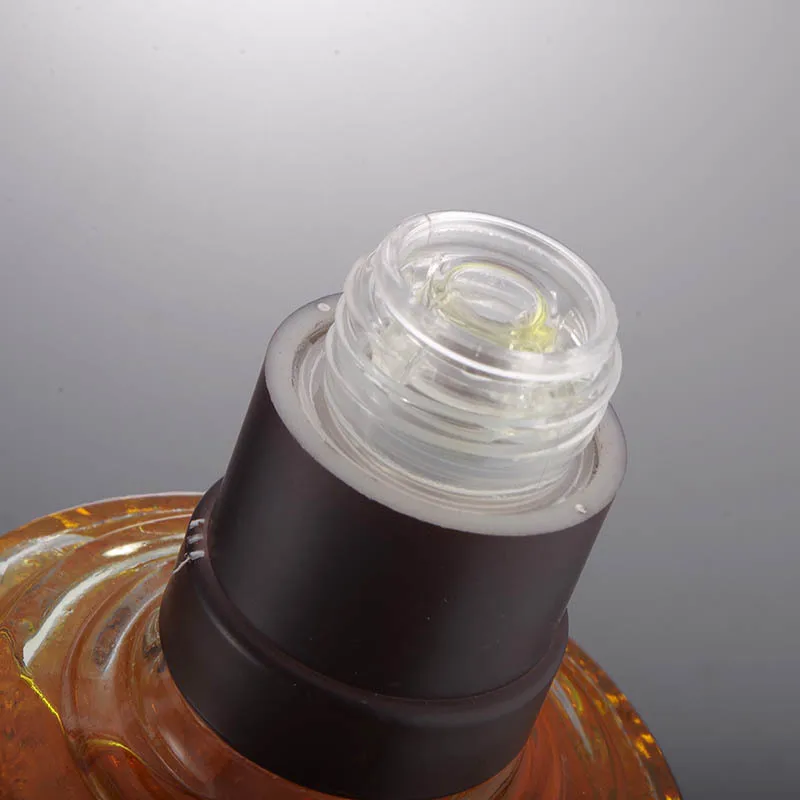 Wholesale Empty Luxury 650ml Whiskey Vodka Wine Bottle Glass Decanter Set with  Airtight Stopper Decanter