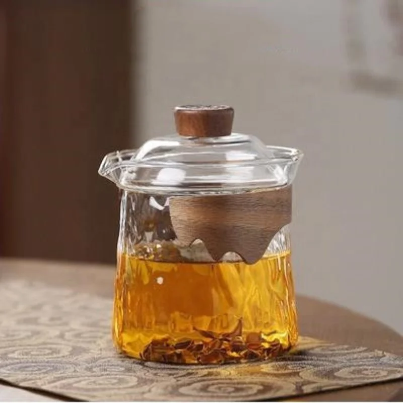 Chinese style  Creative High Borosilicate Glass Teapot with Filter Lid and Wood Grip