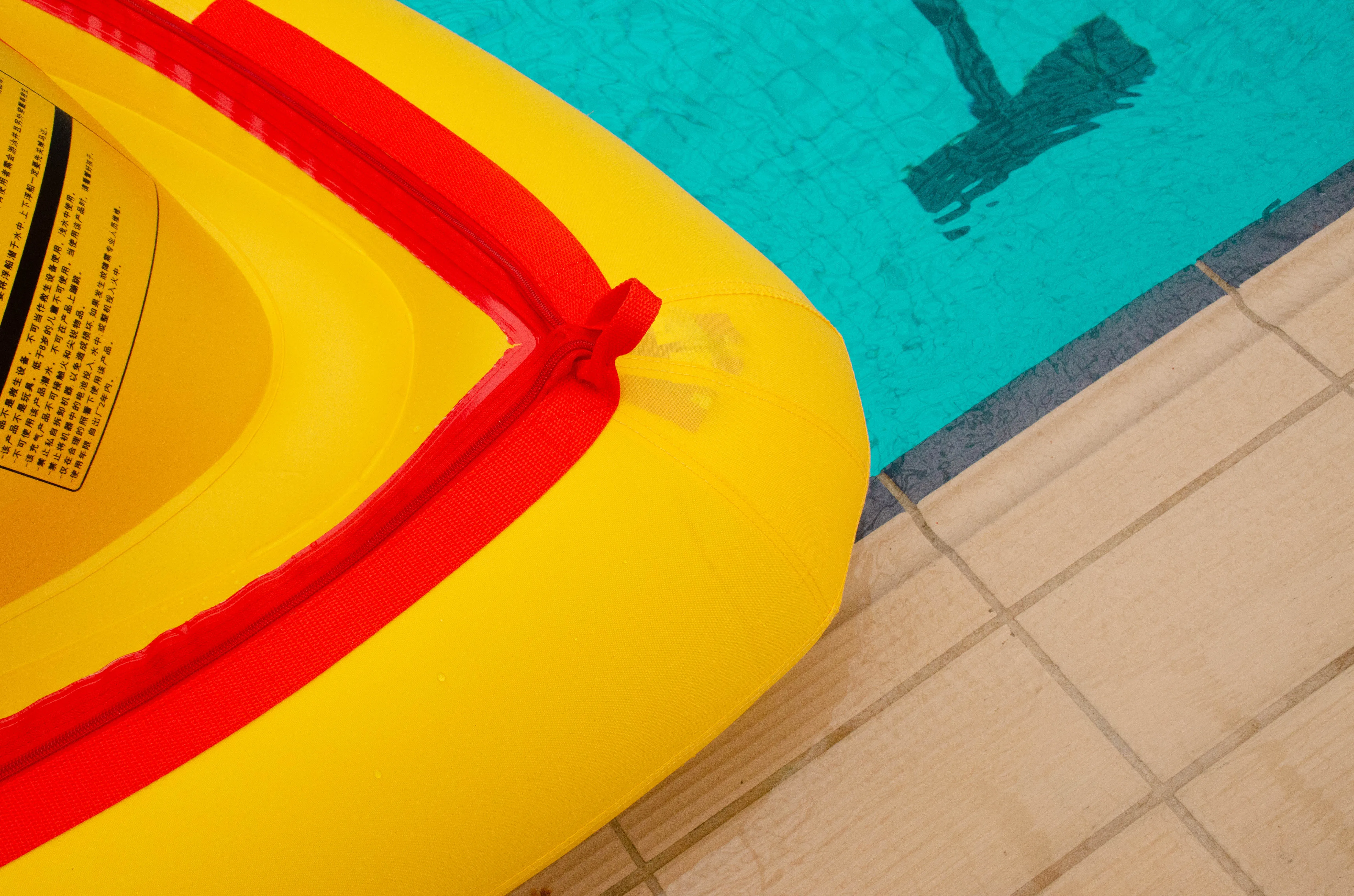 Children Seated Electric Motor Powering Pool Toy Float Inflatable Boat