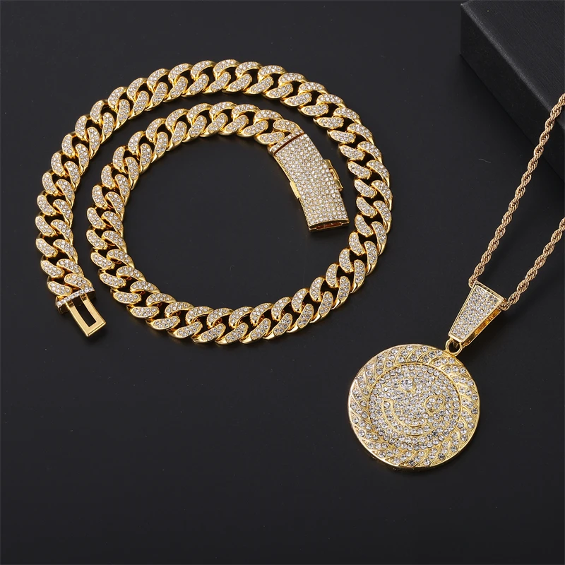Hiphop Fashion Iced Out Jewelry 18inch Cuban Chain Circular Smile Pendant Necklace with Rhinestones Inlaid