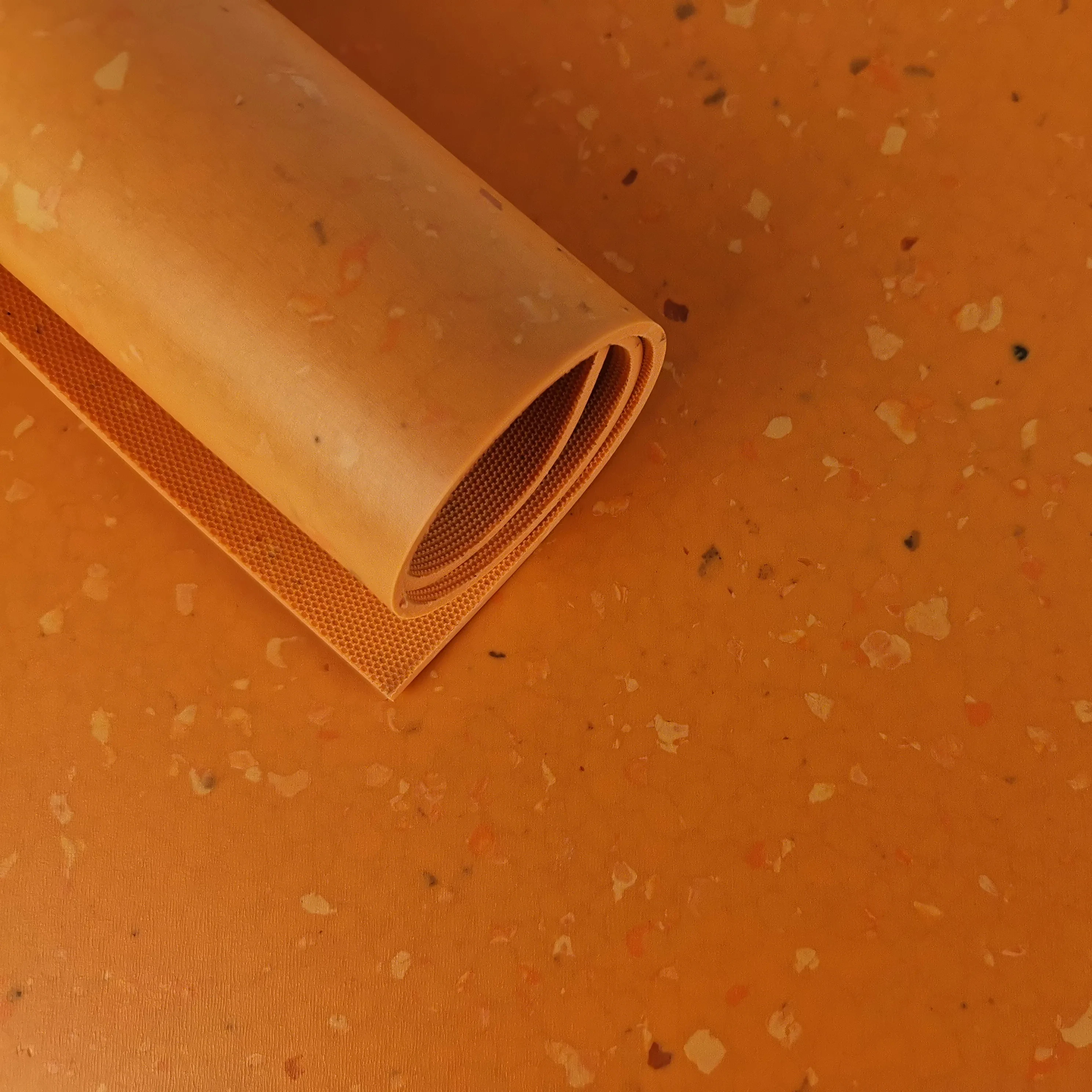 Популярная распродажа водонепроницаемые роскошные виниловые ПВХ рулонные полы Гомогенные пластиковые катушки для внутреннего декора