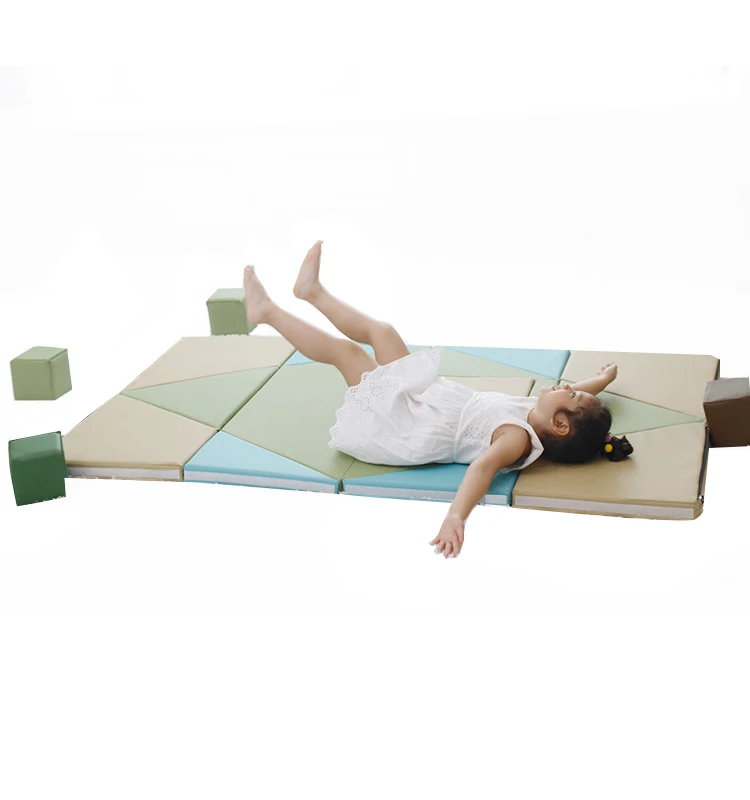 New Design Outdoor Folding Plush Play Mat for Kids Non-Toxic Baby Playground Mat