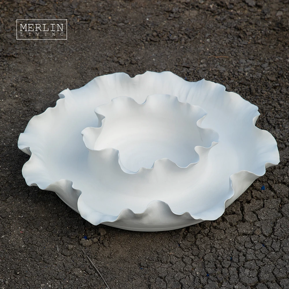 Merlin Living handmade Ceramic Fruit Bowl shaped like a blooming flower hotel decor Chaozhou Ceramic Factory Manufacturing