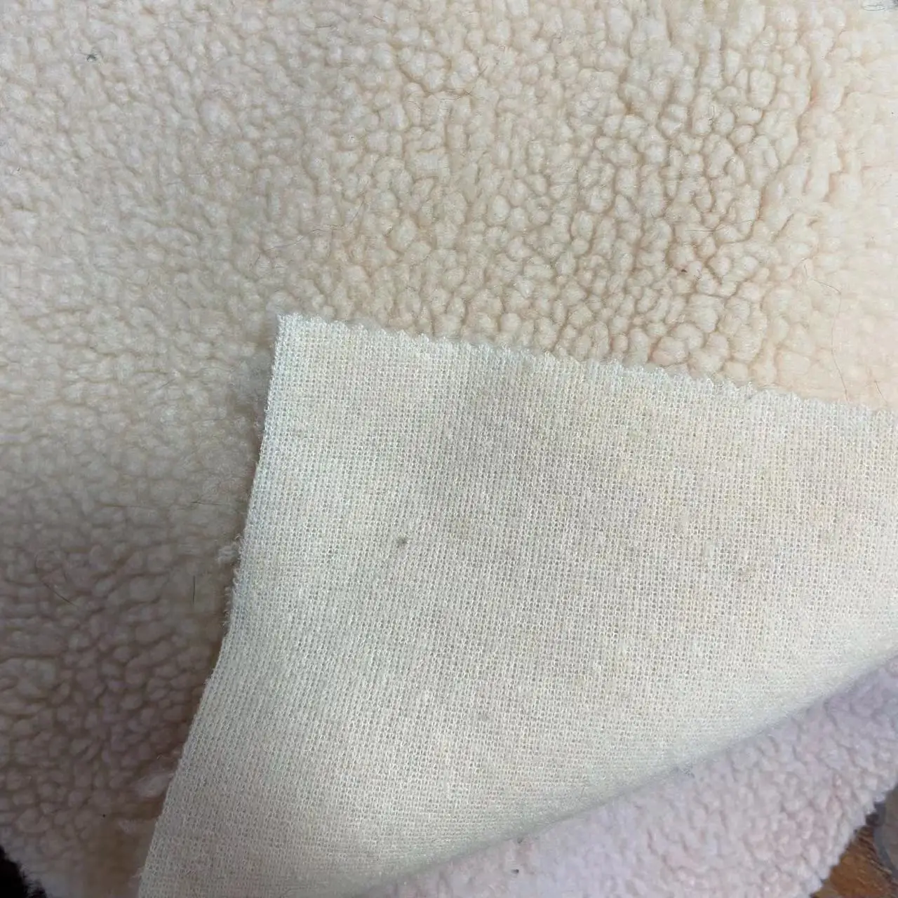 Good quality 100% polyester sherpa fleece fabrics wool microfiber fabric for clothing