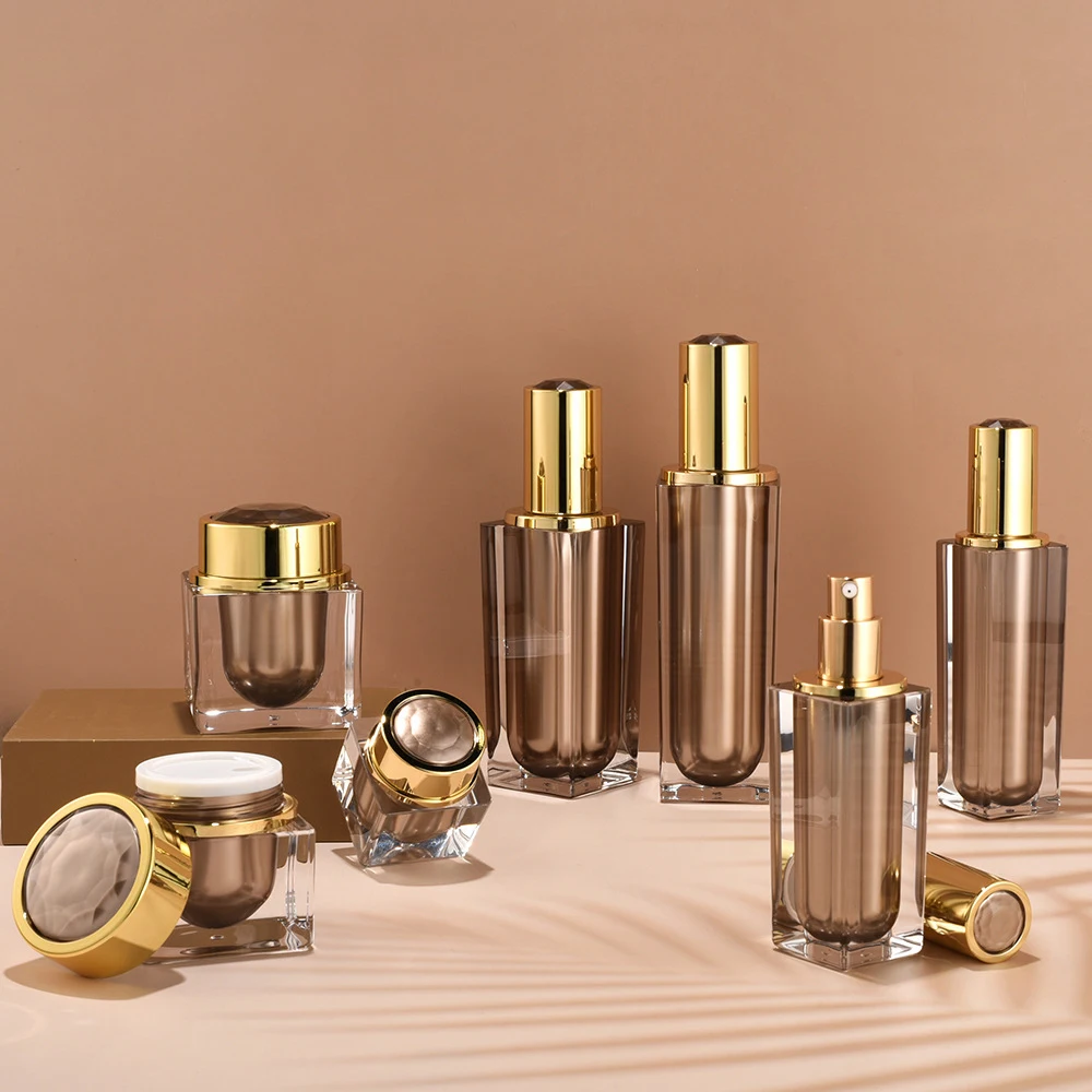 Wholesale Free Sample Empty Flat Square Cosmetic Plastic Bottles and Jars Set 30ml 50 ml 100ml Skincare Bottles Packaging Luxury