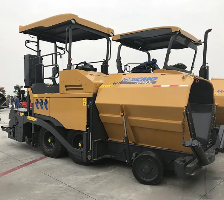 Professional design RP453L 4m 73.5KW Mini Road Paver Machine