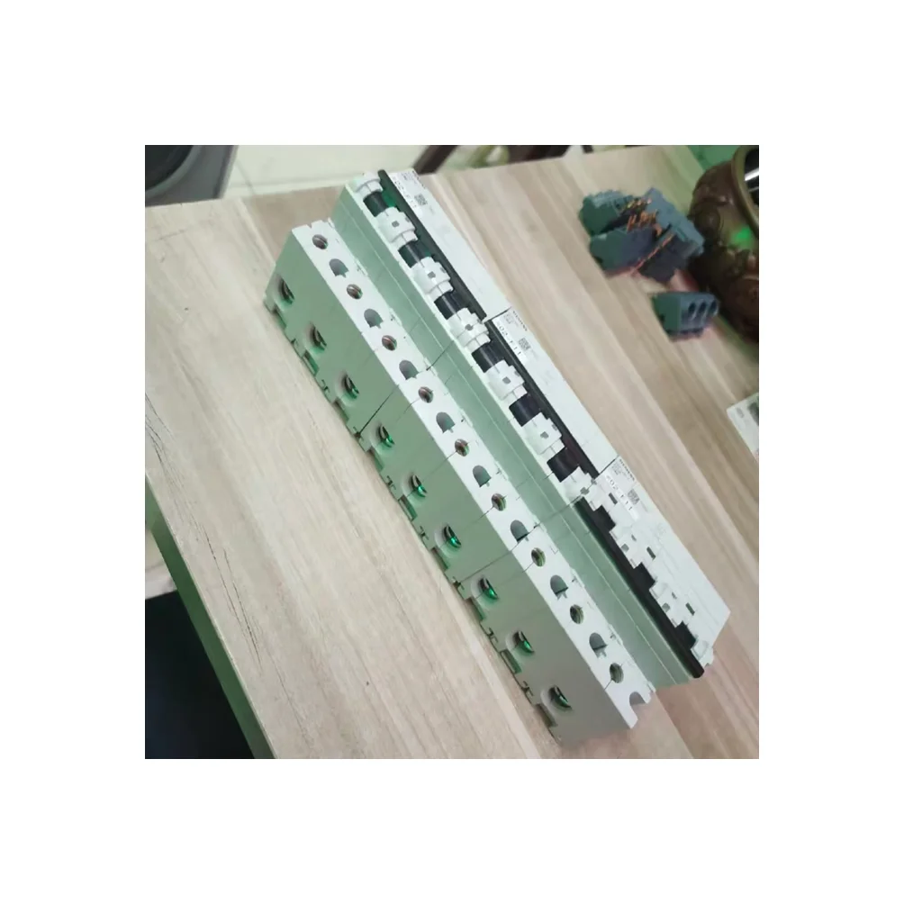 NEW and ORIGINAL SIE-MENS 	3SU1 Button indicator 	3SU1150-0AB30-1FA0-ZY13